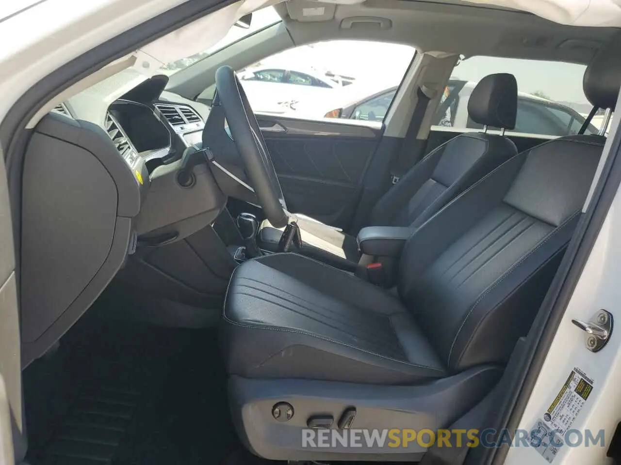 7 fotografías del automóvil dañado 3VV3B7AX0NM033243 VOLKSWAGEN TIGUAN 2022