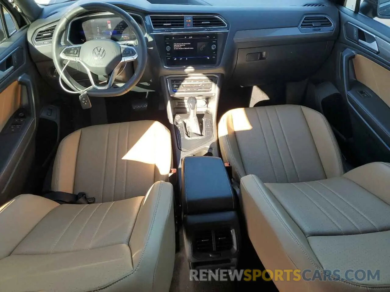 8 fotografías del automóvil dañado 3VV3B7AX2NM035110 VOLKSWAGEN TIGUAN 2022