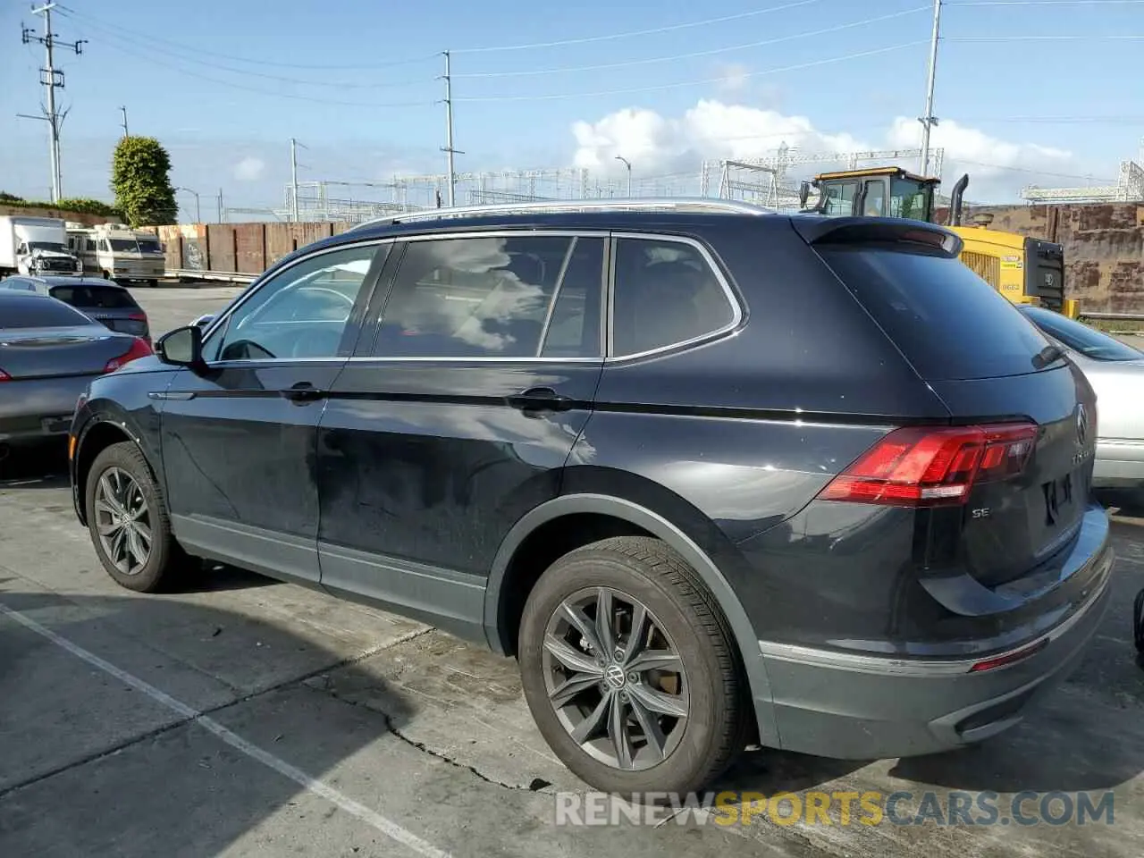 2 fotografías del automóvil dañado 3VV3B7AX2NM080516 VOLKSWAGEN TIGUAN 2022