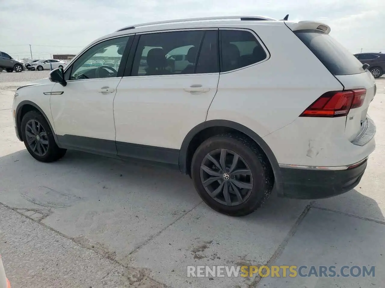 2 fotografías del automóvil dañado 3VV3B7AX5NM172462 VOLKSWAGEN TIGUAN 2022