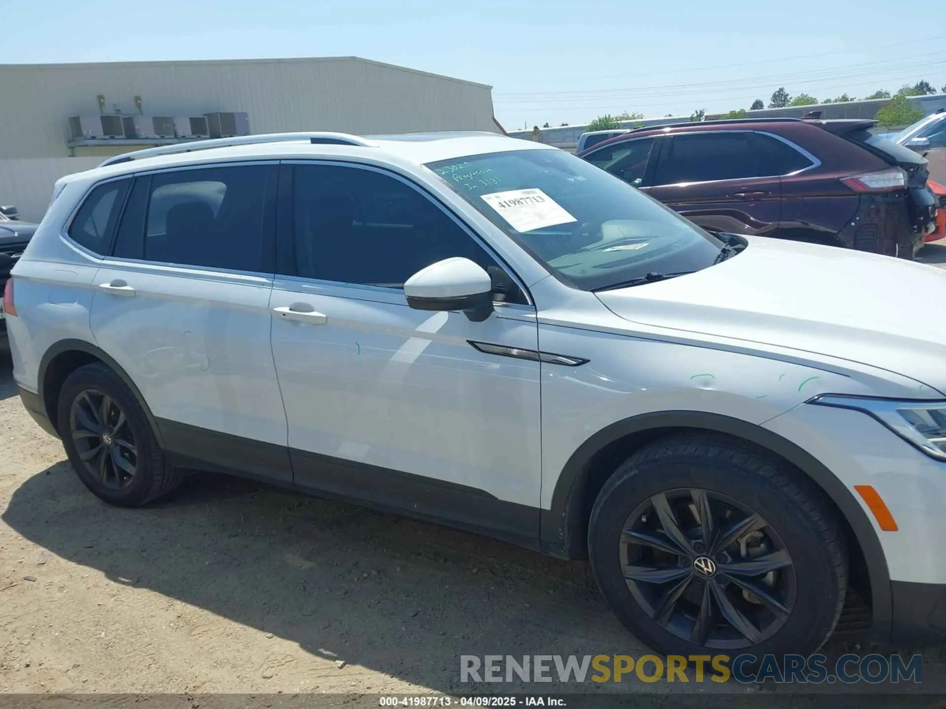 13 fotografías del automóvil dañado 3VV3B7AX7NM032705 VOLKSWAGEN TIGUAN 2022