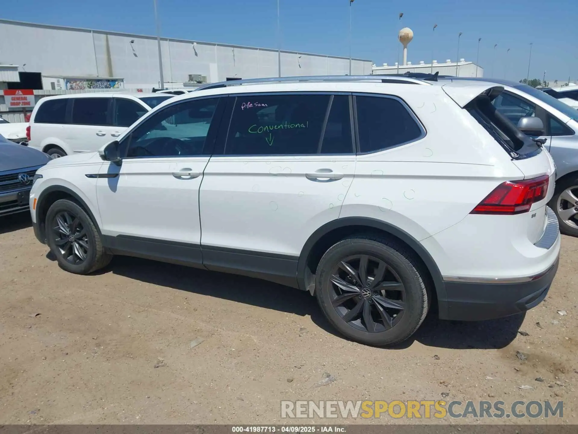 14 fotografías del automóvil dañado 3VV3B7AX7NM032705 VOLKSWAGEN TIGUAN 2022