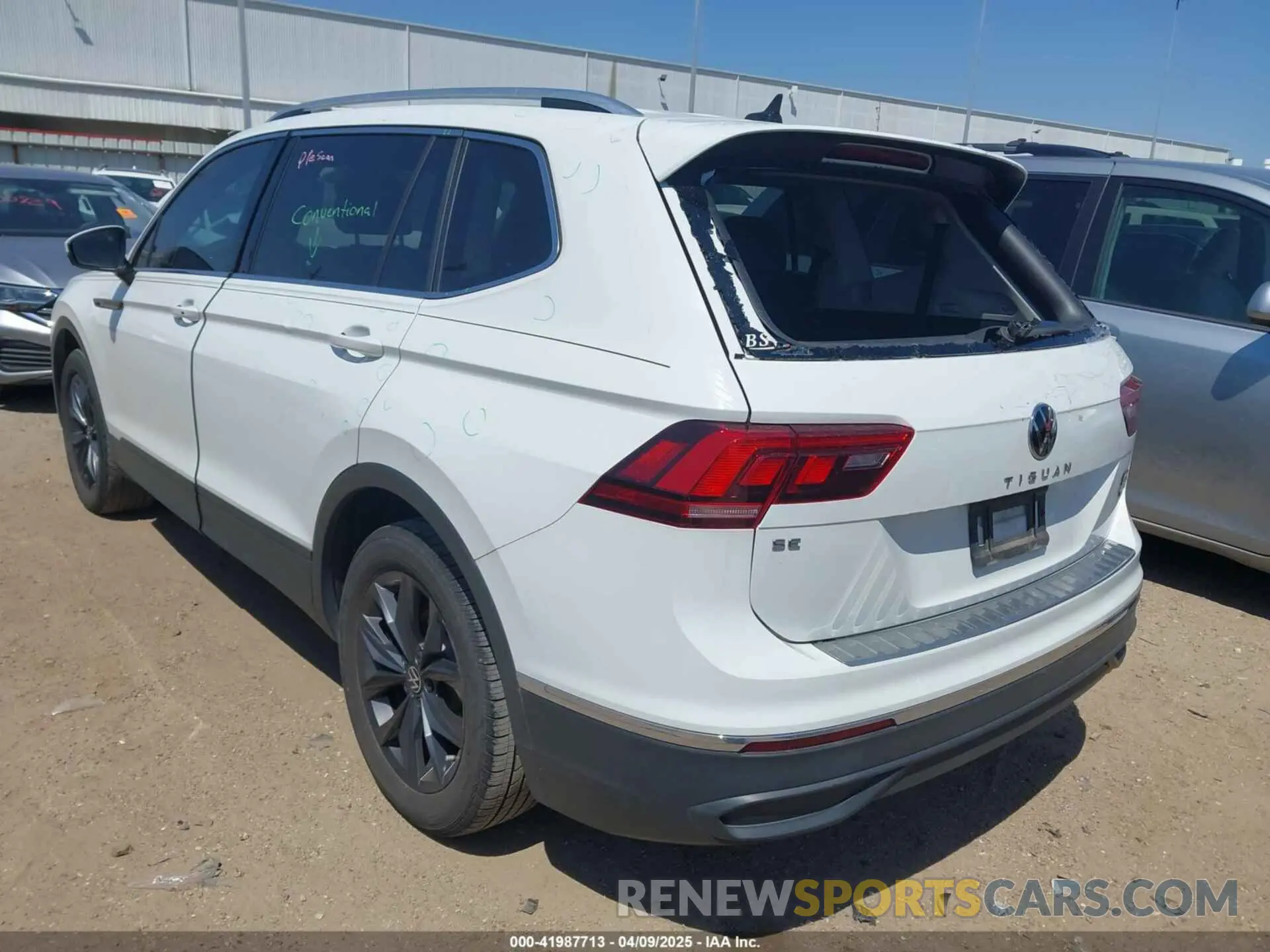 3 fotografías del automóvil dañado 3VV3B7AX7NM032705 VOLKSWAGEN TIGUAN 2022