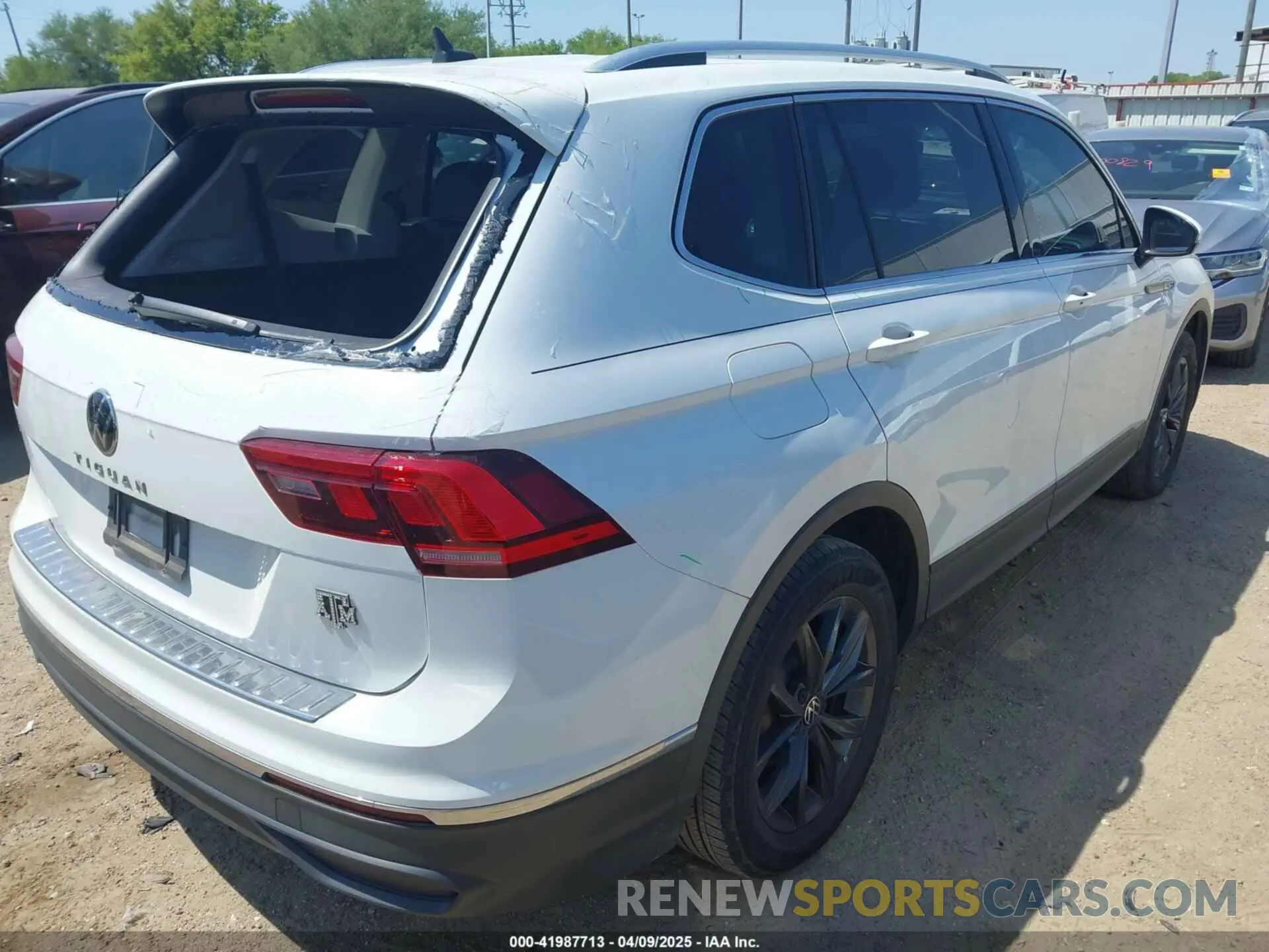 4 fotografías del automóvil dañado 3VV3B7AX7NM032705 VOLKSWAGEN TIGUAN 2022