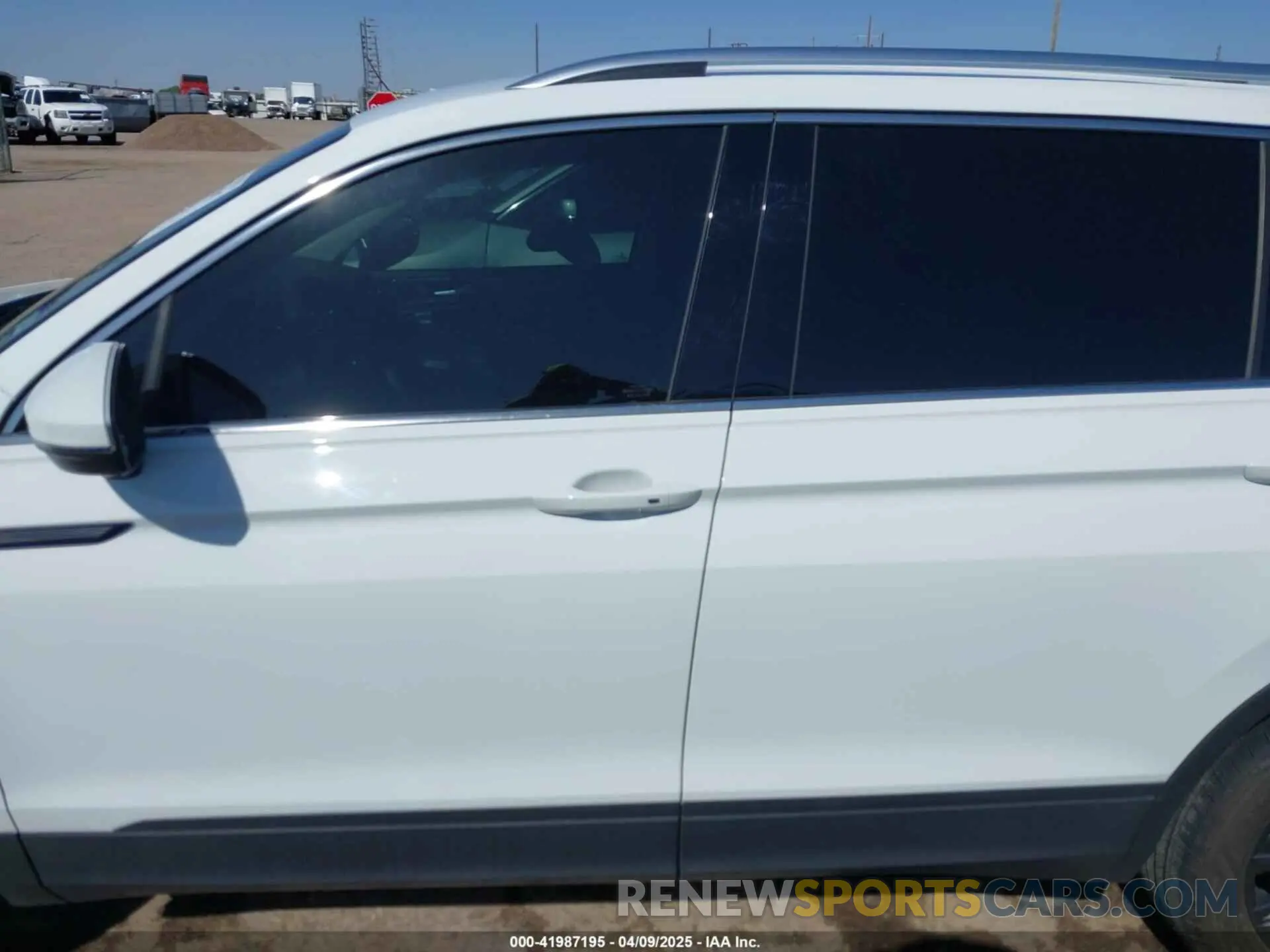 14 fotografías del automóvil dañado 3VV3B7AX8NM025052 VOLKSWAGEN TIGUAN 2022
