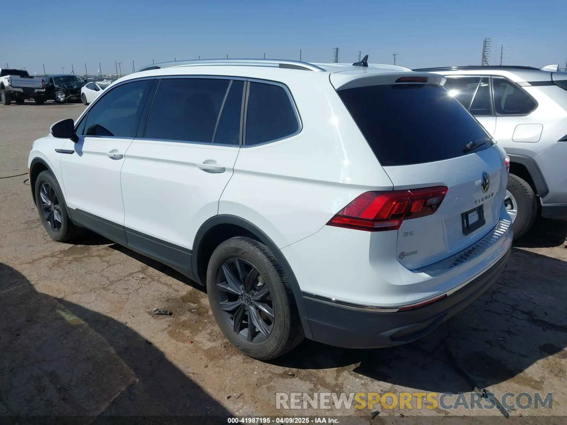 3 fotografías del automóvil dañado 3VV3B7AX8NM025052 VOLKSWAGEN TIGUAN 2022