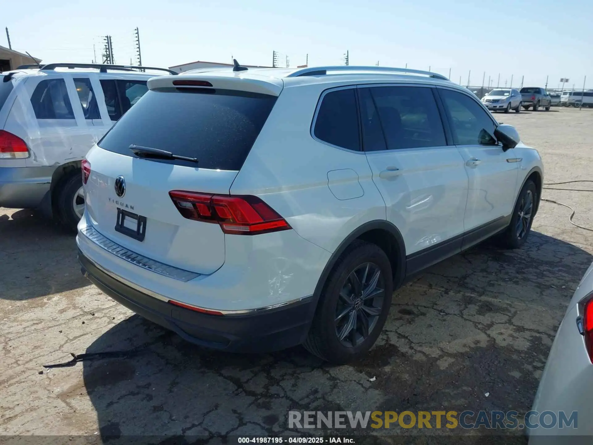 4 fotografías del automóvil dañado 3VV3B7AX8NM025052 VOLKSWAGEN TIGUAN 2022