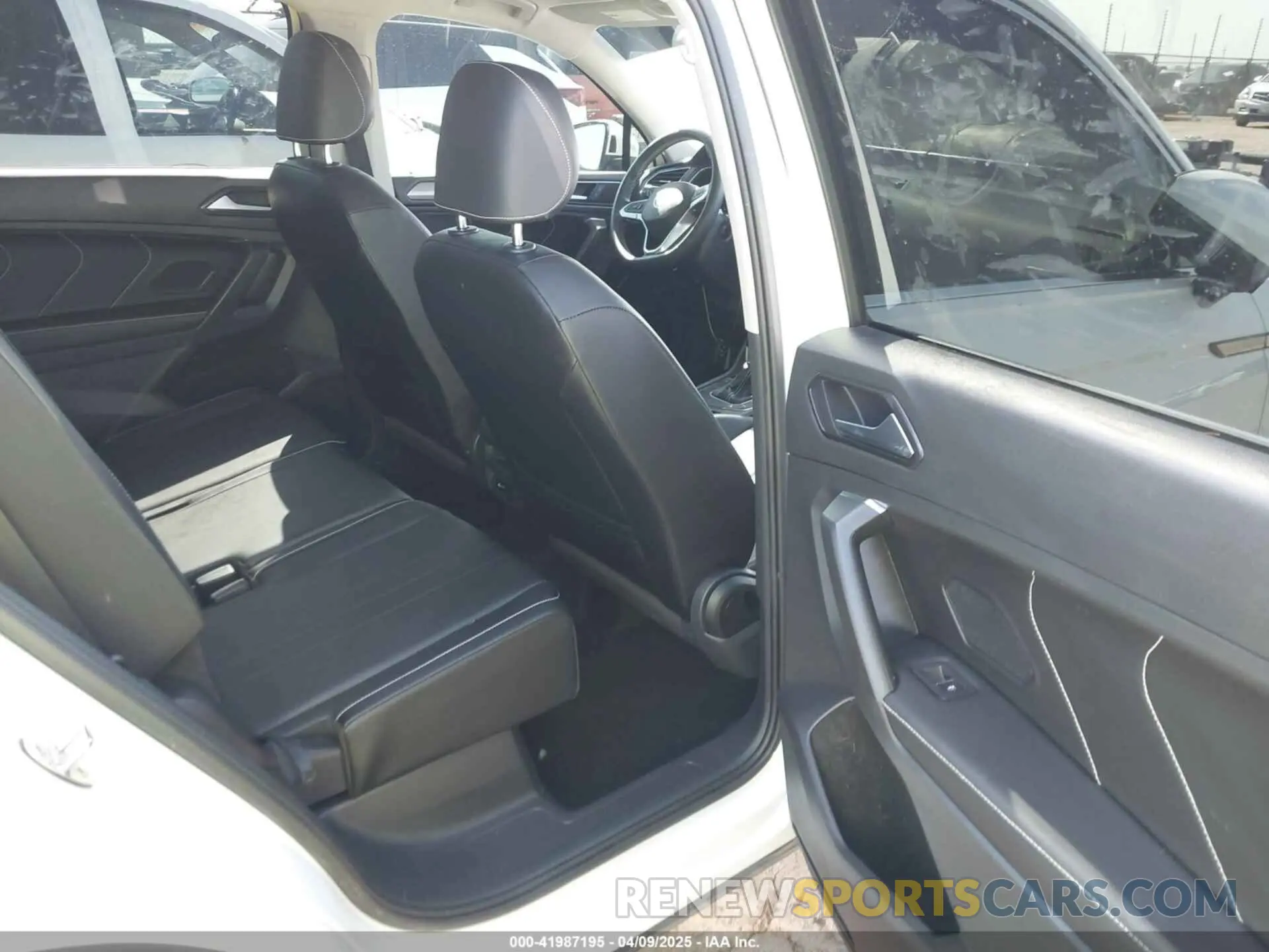 8 fotografías del automóvil dañado 3VV3B7AX8NM025052 VOLKSWAGEN TIGUAN 2022