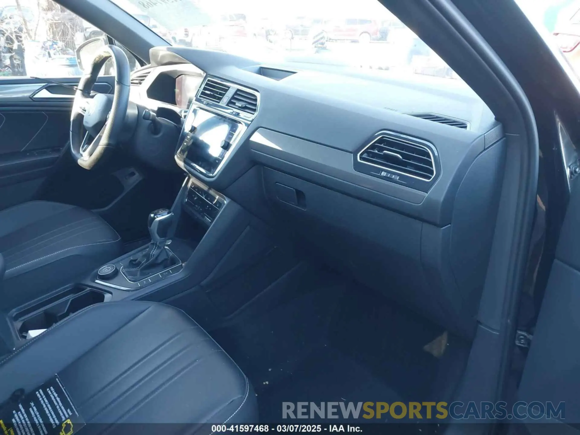 5 fotografías del automóvil dañado 3VV8B7AX2NM029751 VOLKSWAGEN TIGUAN 2022