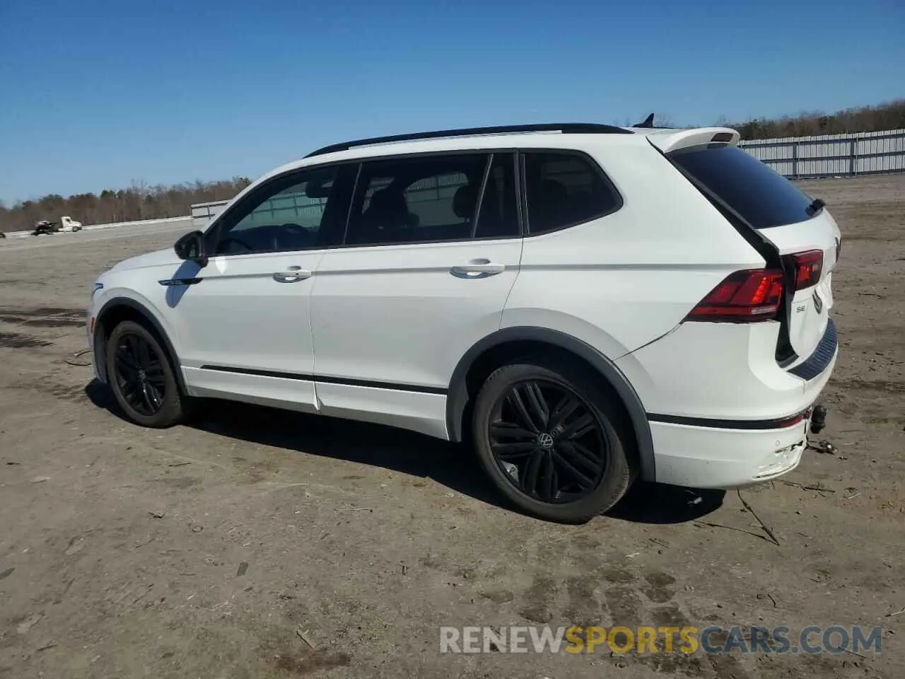 2 fotografías del automóvil dañado 3VV8B7AX5NM094495 VOLKSWAGEN TIGUAN 2022