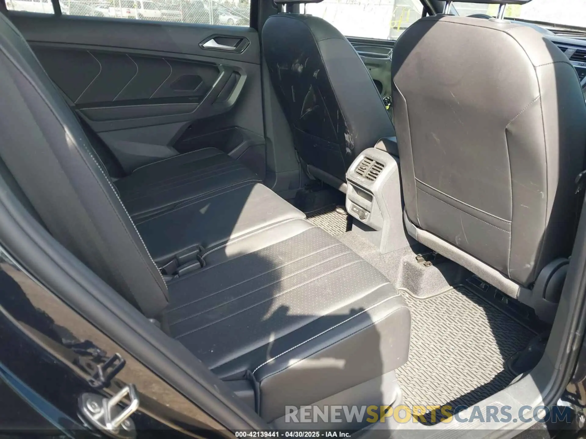 8 fotografías del automóvil dañado 3VV8B7AX8NM111161 VOLKSWAGEN TIGUAN 2022
