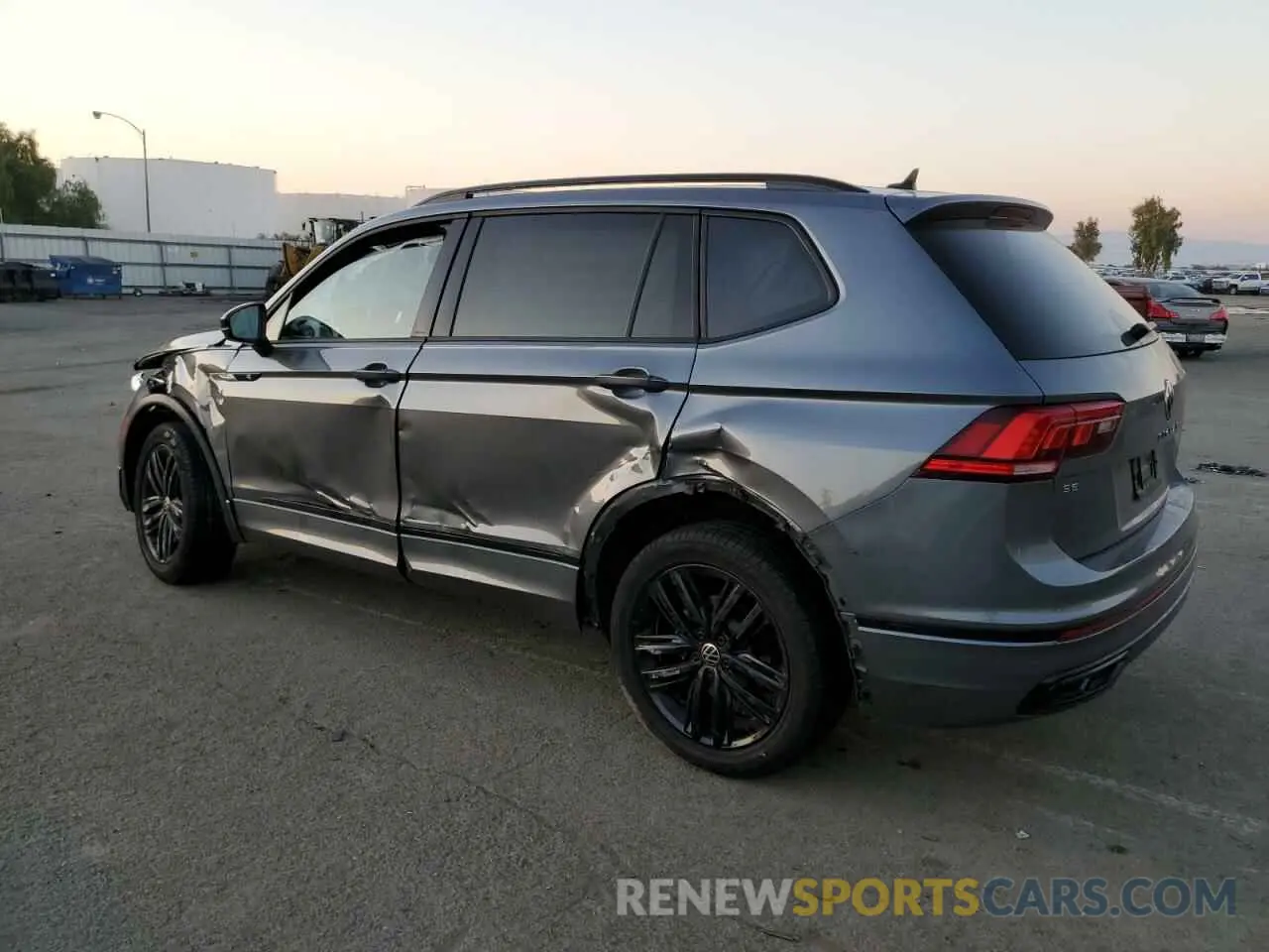 2 fotografías del automóvil dañado 3VV8B7AXXNM133016 VOLKSWAGEN TIGUAN 2022