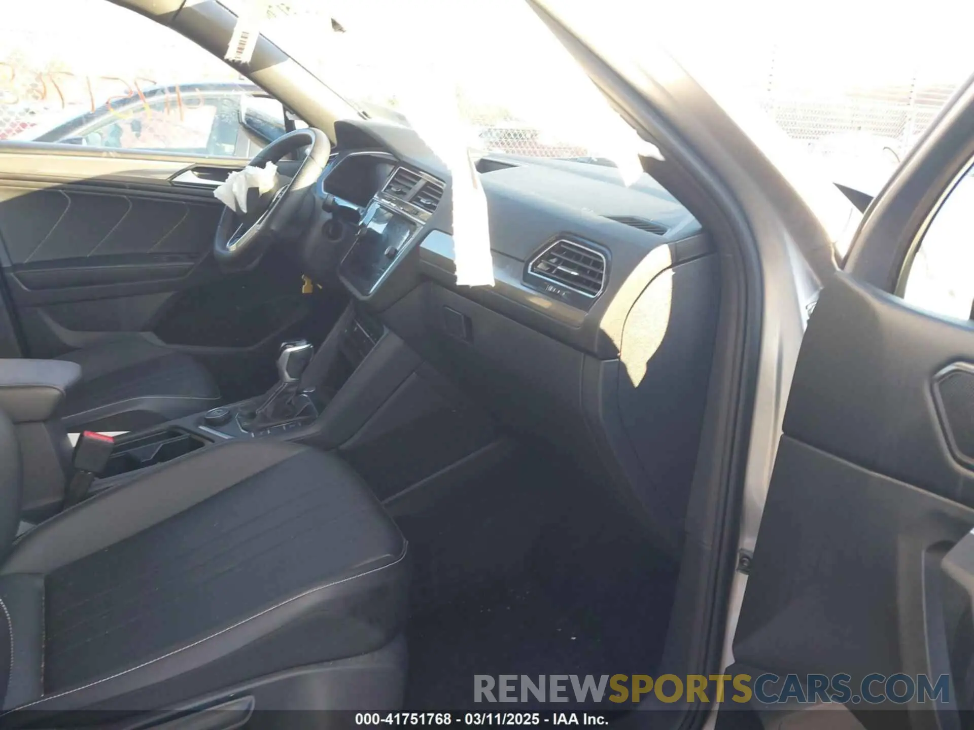 5 fotografías del automóvil dañado 3VV8B7AXXNM156120 VOLKSWAGEN TIGUAN 2022