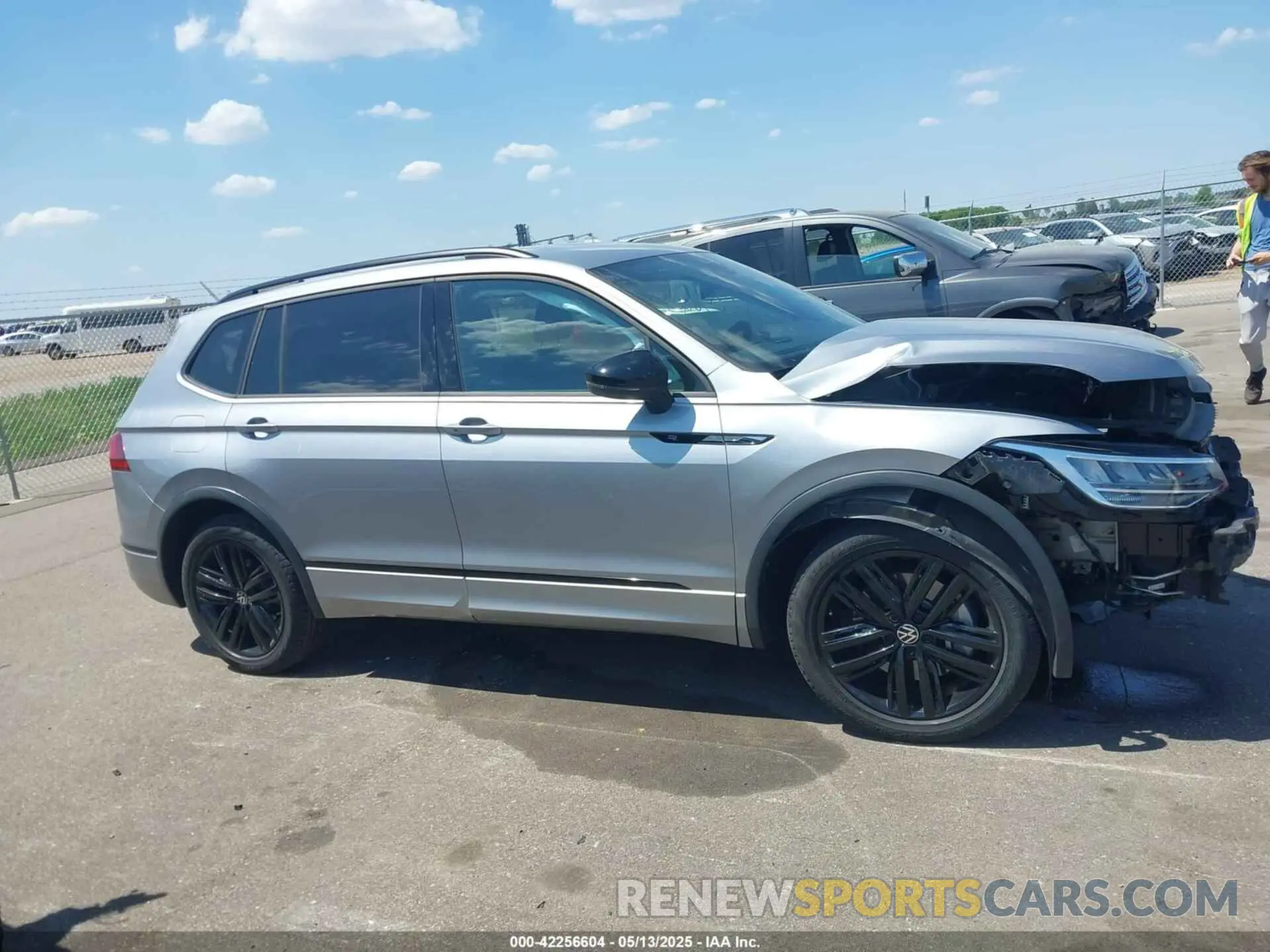 13 fotografías del automóvil dañado 3VVCB7AX2NM003645 VOLKSWAGEN TIGUAN 2022