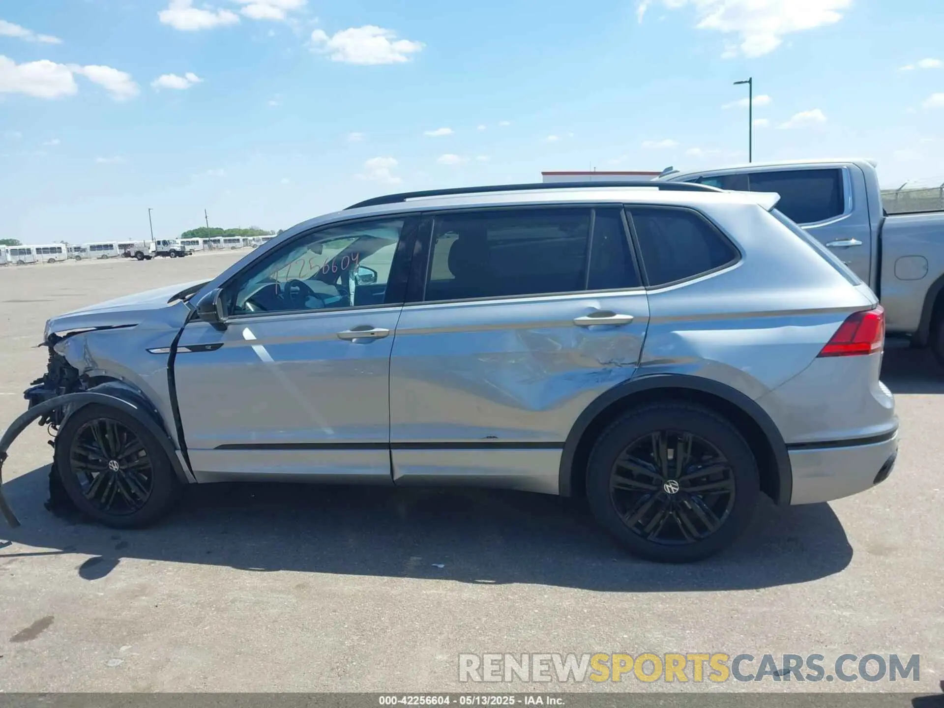 14 fotografías del automóvil dañado 3VVCB7AX2NM003645 VOLKSWAGEN TIGUAN 2022