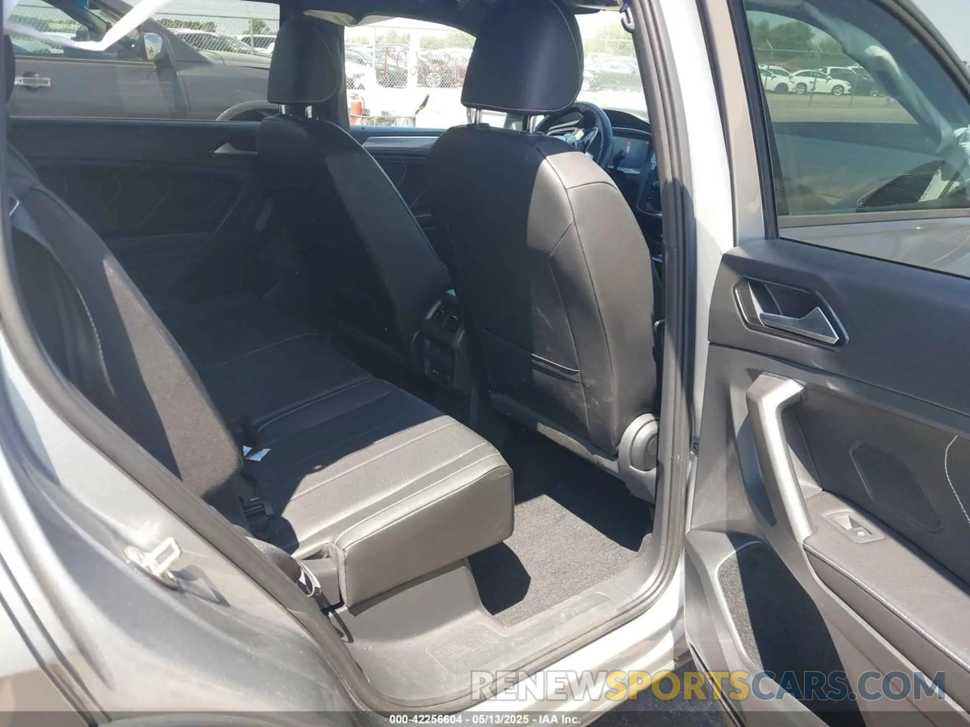 8 fotografías del automóvil dañado 3VVCB7AX2NM003645 VOLKSWAGEN TIGUAN 2022