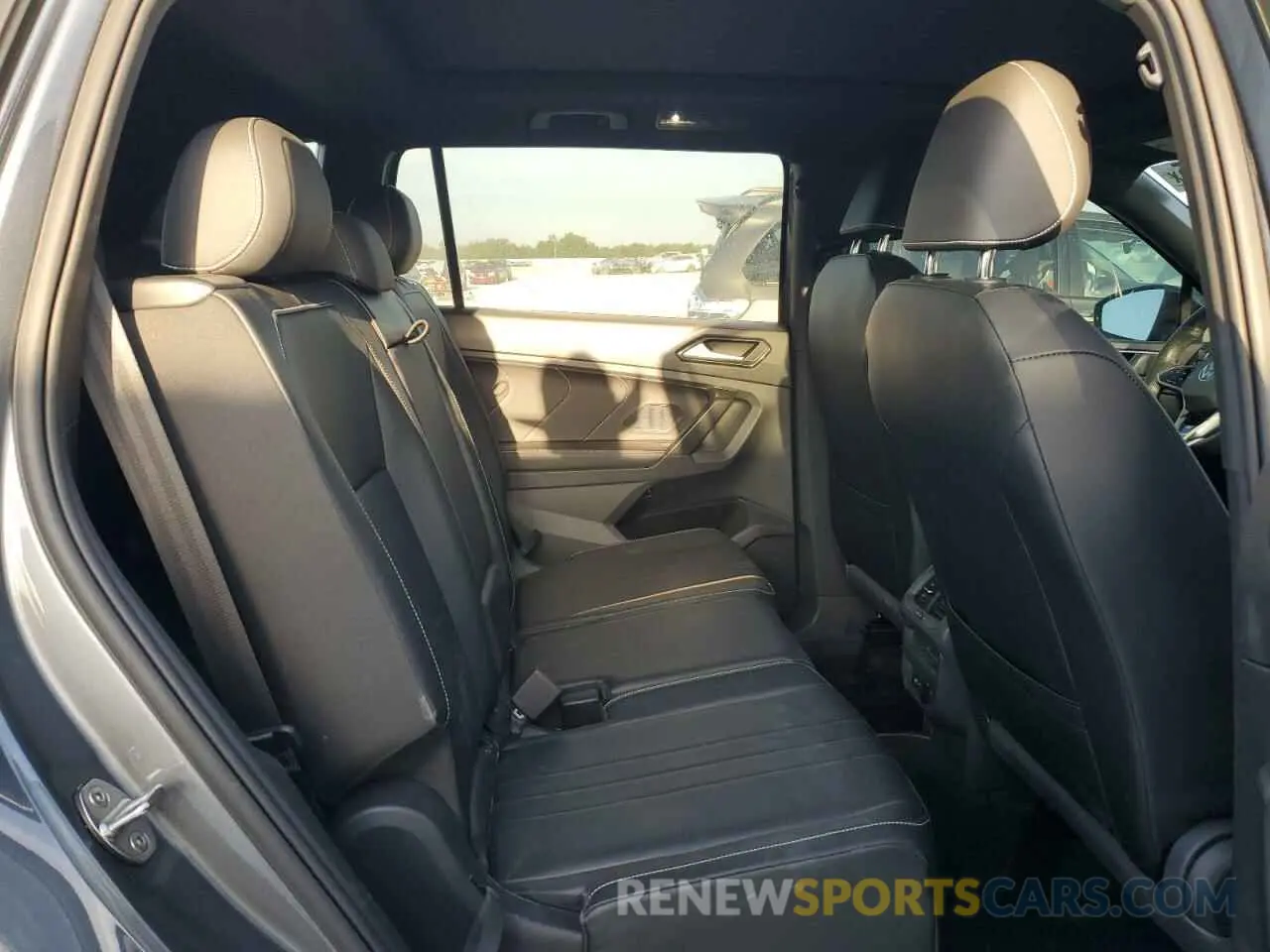 11 fotografías del automóvil dañado 3VVCB7AX2NM063439 VOLKSWAGEN TIGUAN 2022