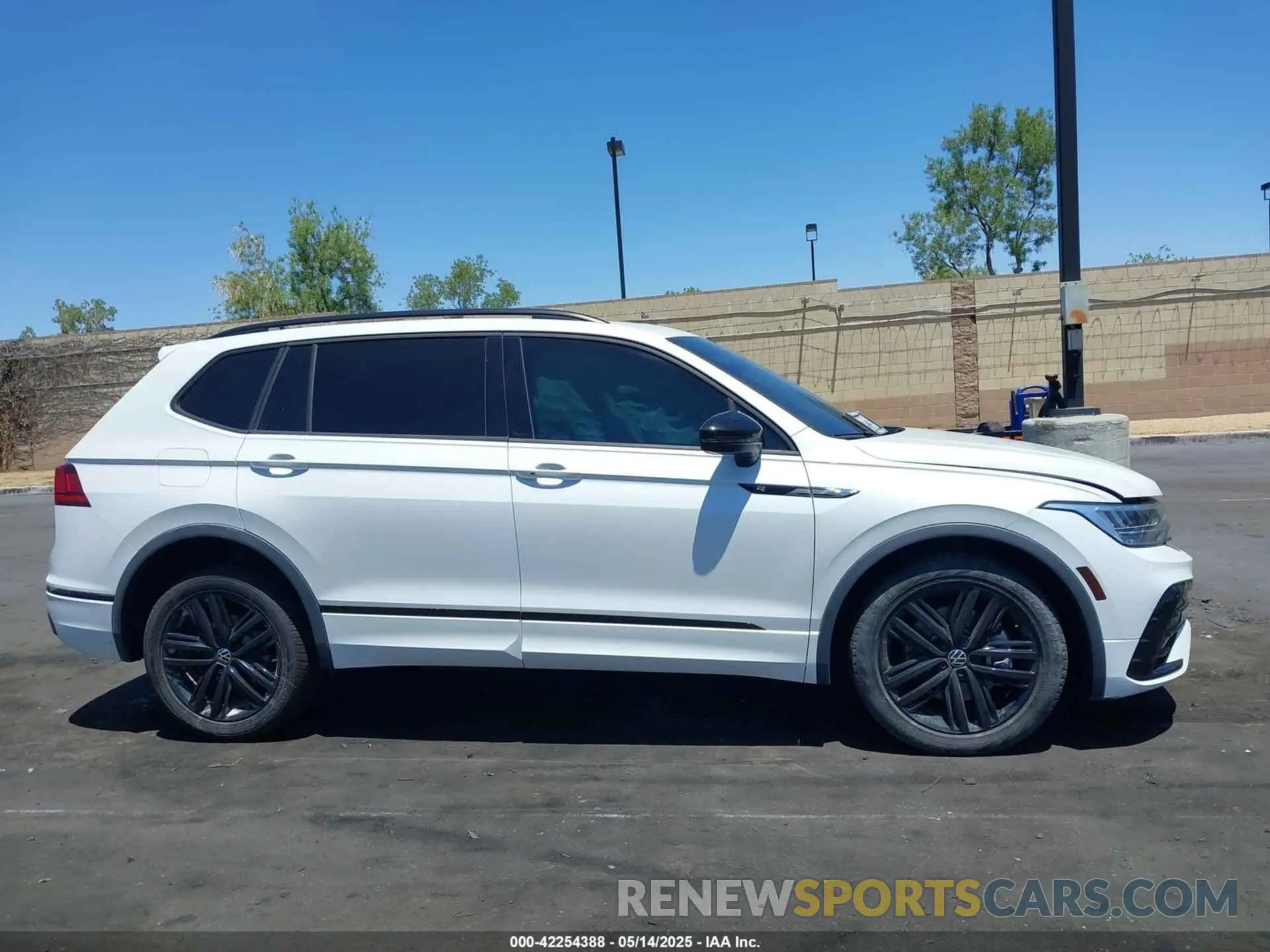 13 fotografías del automóvil dañado 3VVCB7AX3NM073218 VOLKSWAGEN TIGUAN 2022