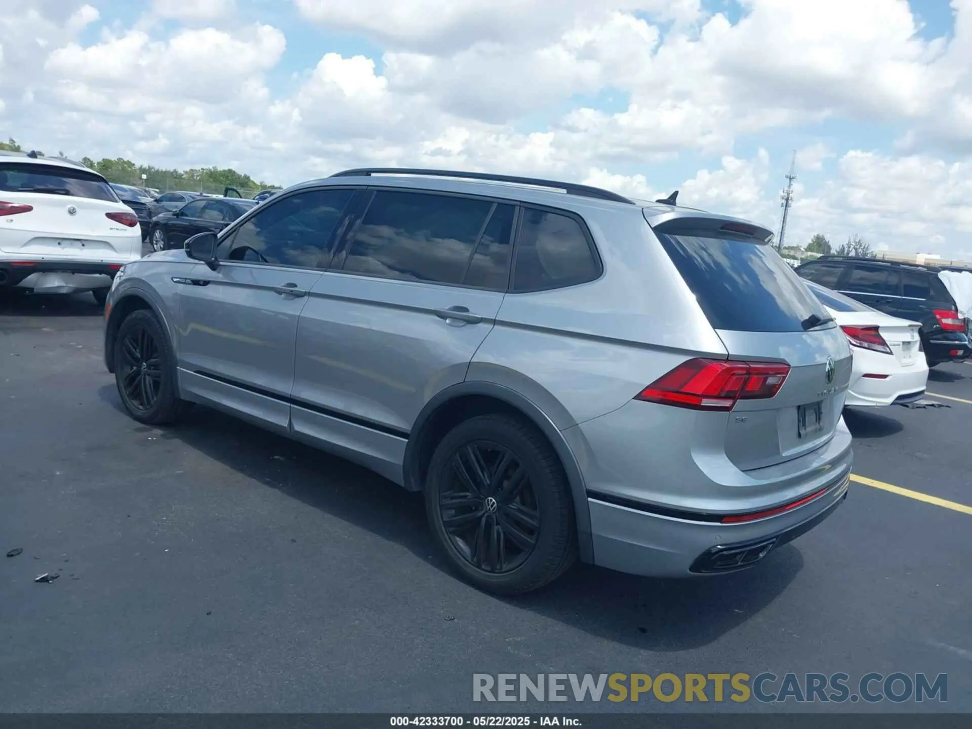 3 fotografías del automóvil dañado 3VVCB7AX5NM063130 VOLKSWAGEN TIGUAN 2022