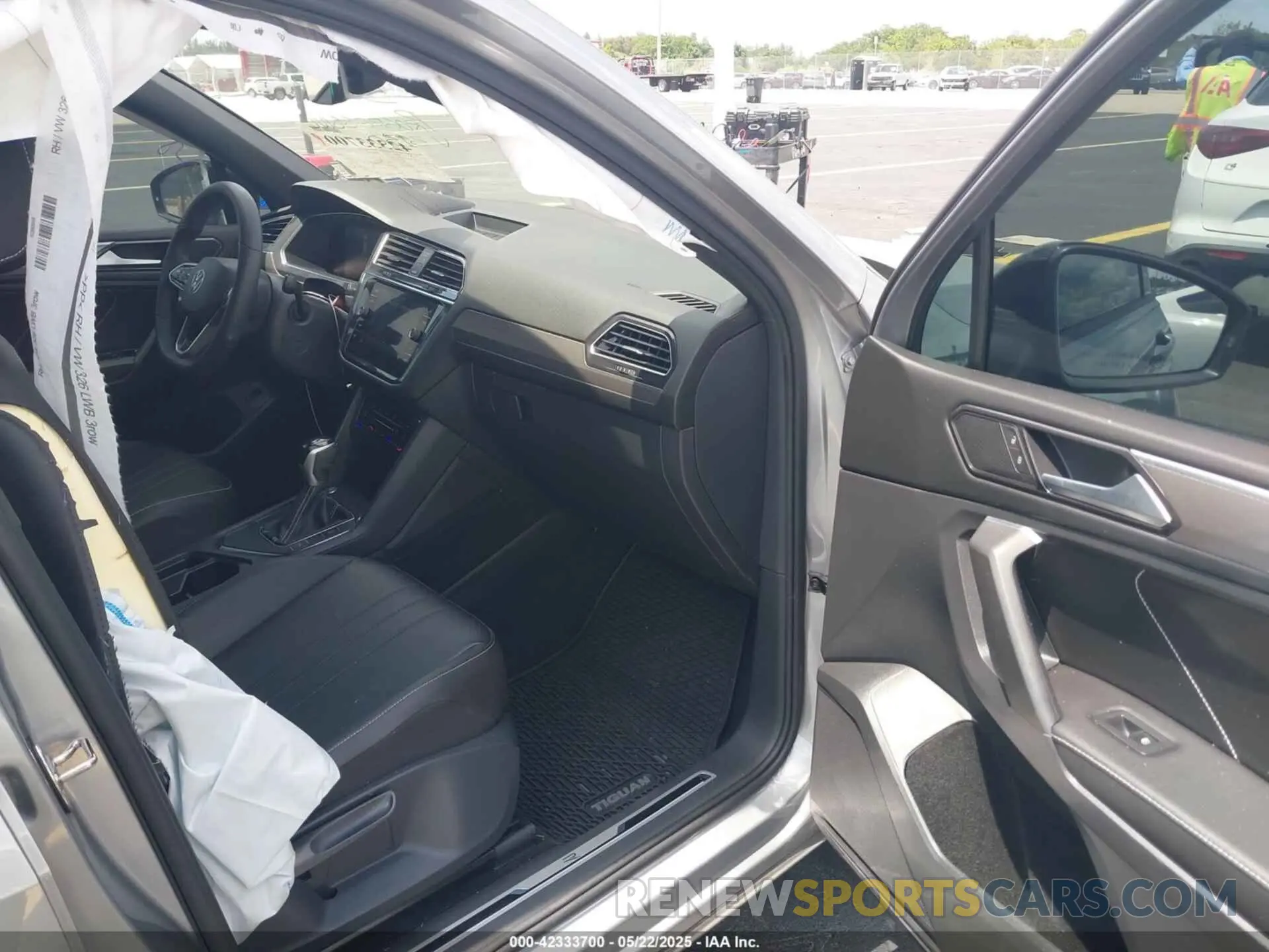 5 fotografías del automóvil dañado 3VVCB7AX5NM063130 VOLKSWAGEN TIGUAN 2022