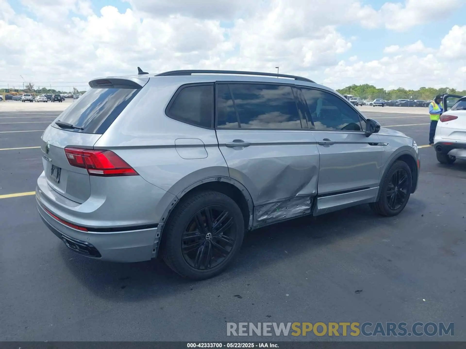 6 fotografías del automóvil dañado 3VVCB7AX5NM063130 VOLKSWAGEN TIGUAN 2022