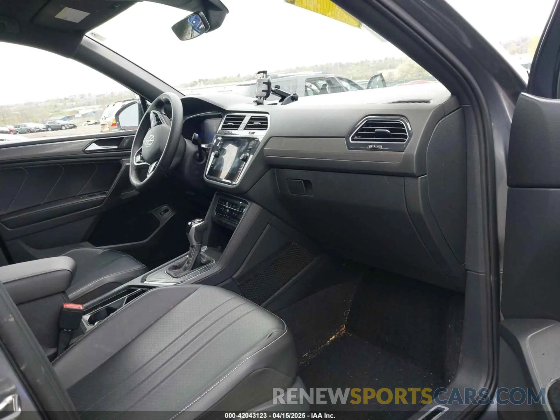 5 fotografías del automóvil dañado 3VVCB7AX9NM014741 VOLKSWAGEN TIGUAN 2022