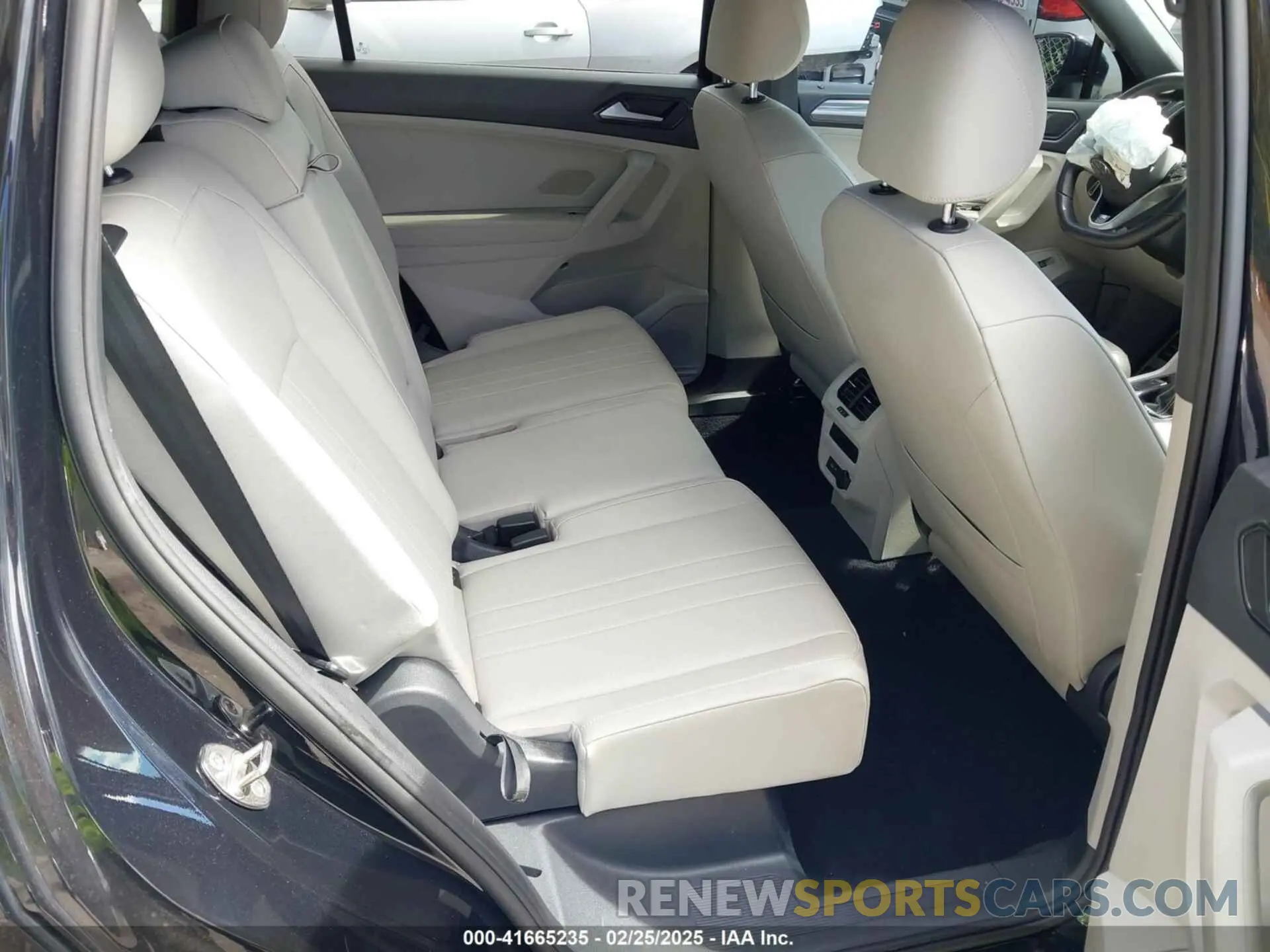 8 fotografías del automóvil dañado 3VVCB7AX9NM054351 VOLKSWAGEN TIGUAN 2022