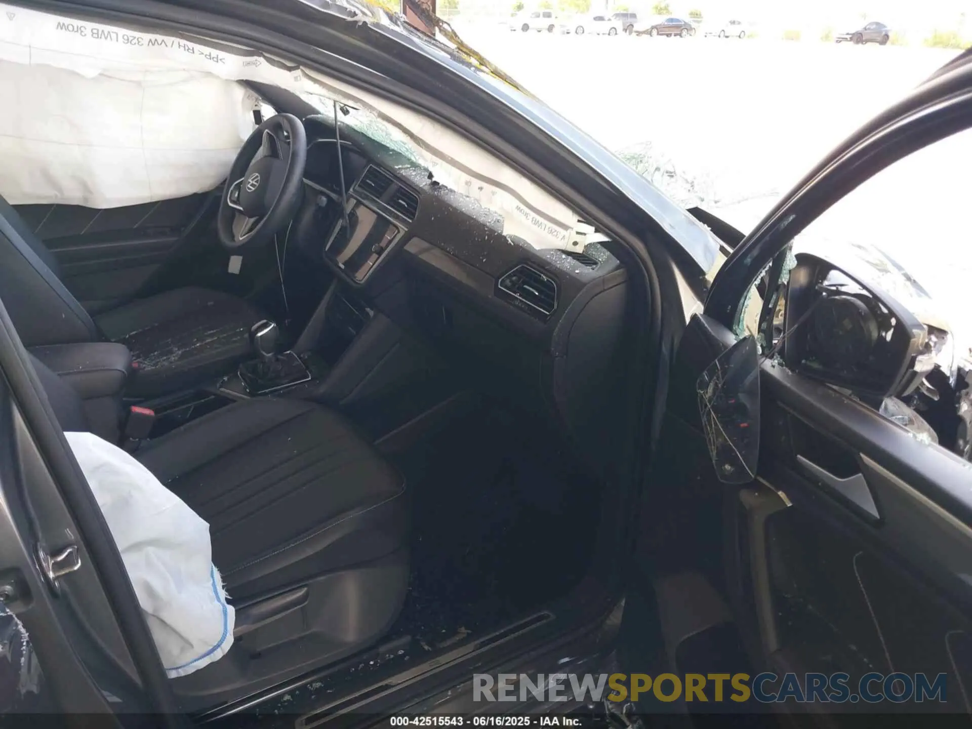 5 fotografías del automóvil dañado 3VVCB7AXXNM091425 VOLKSWAGEN TIGUAN 2022