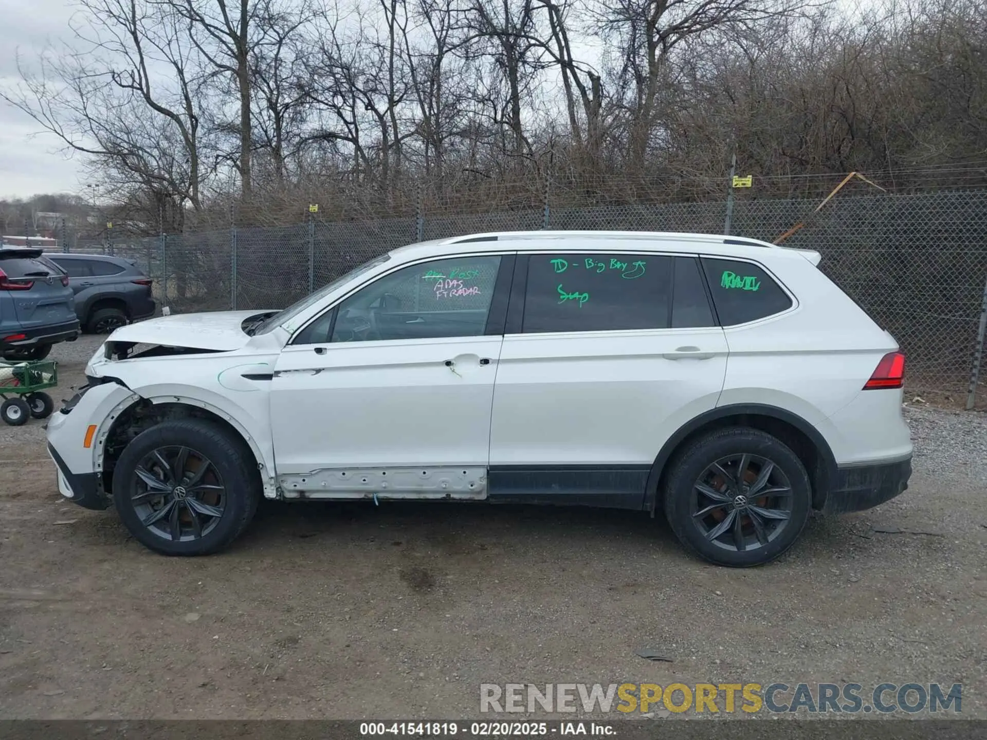 14 fotografías del automóvil dañado 3VV2B7AX8PM062519 VOLKSWAGEN TIGUAN 2023