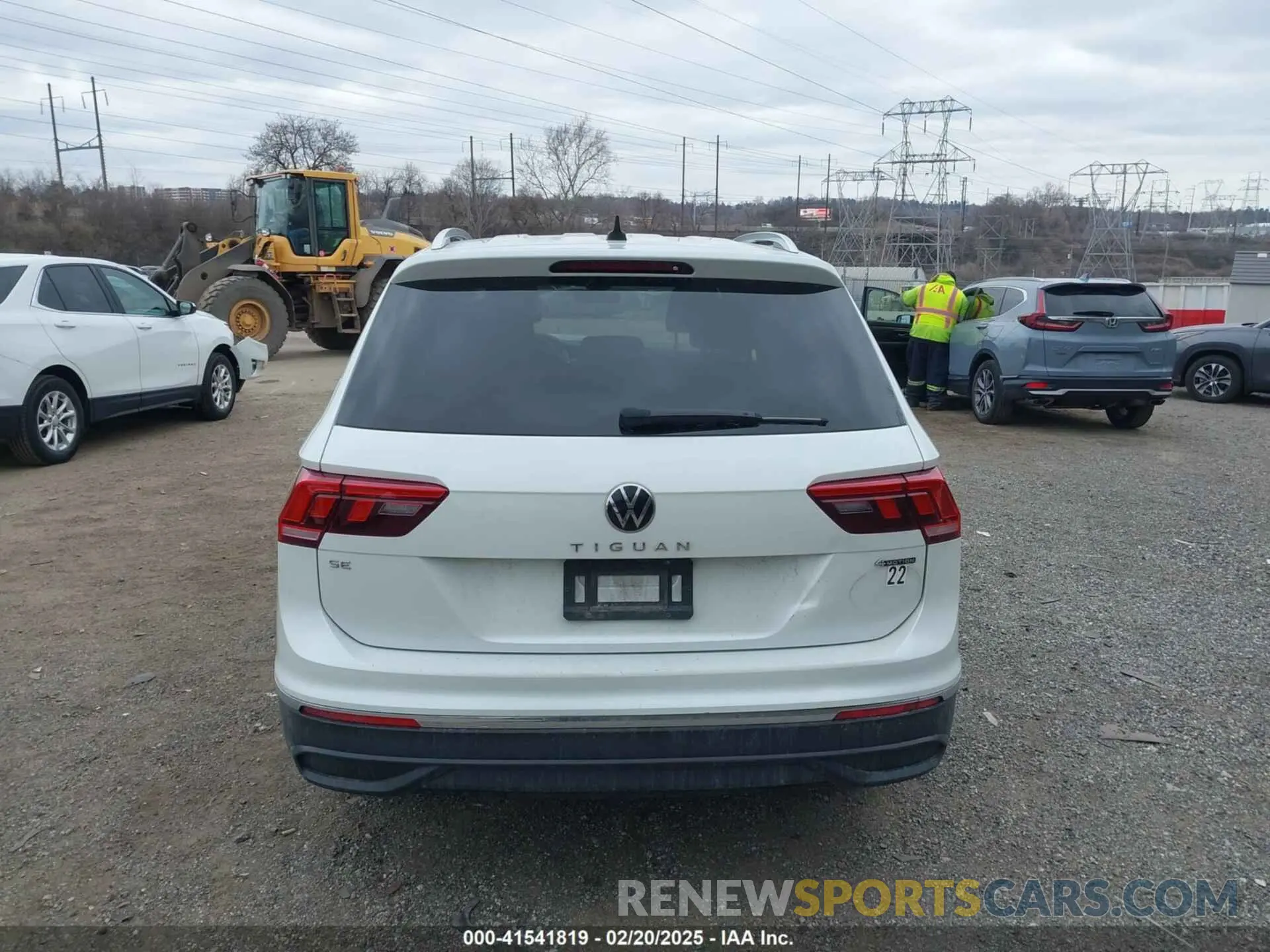 16 fotografías del automóvil dañado 3VV2B7AX8PM062519 VOLKSWAGEN TIGUAN 2023