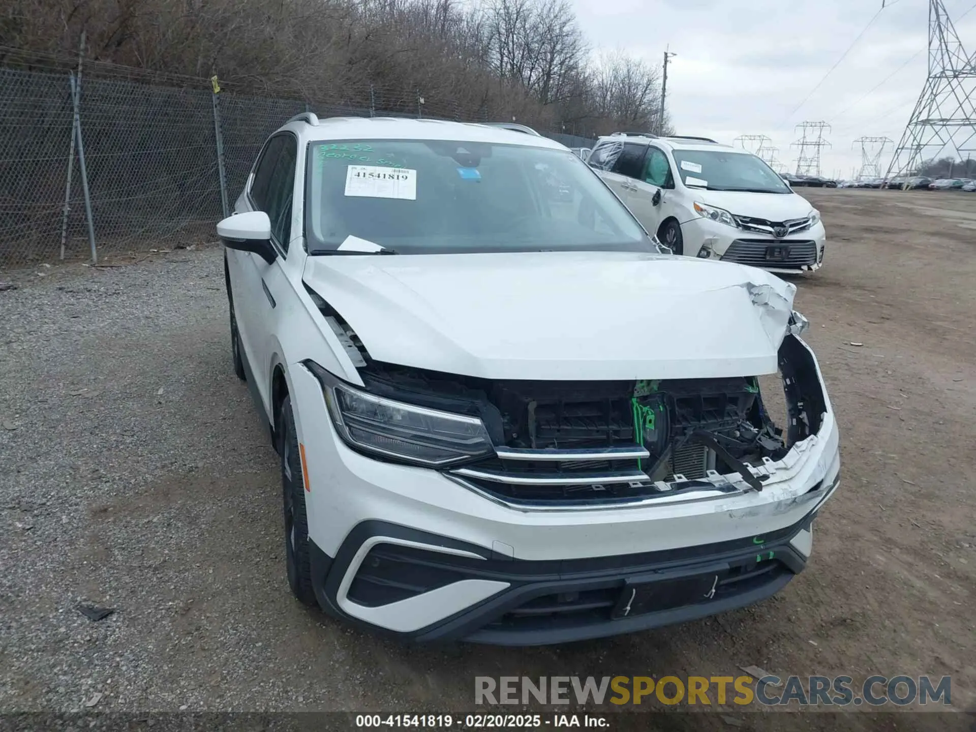 17 fotografías del automóvil dañado 3VV2B7AX8PM062519 VOLKSWAGEN TIGUAN 2023