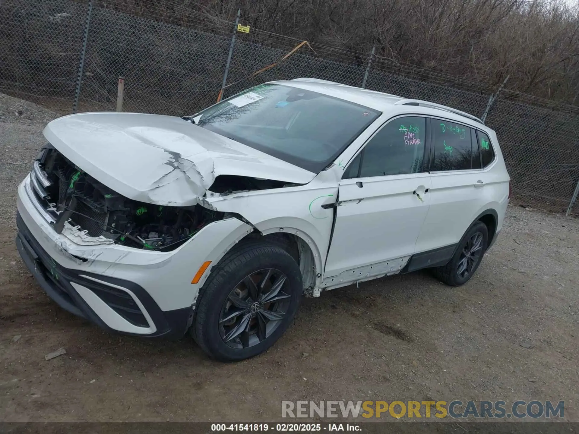 2 fotografías del automóvil dañado 3VV2B7AX8PM062519 VOLKSWAGEN TIGUAN 2023