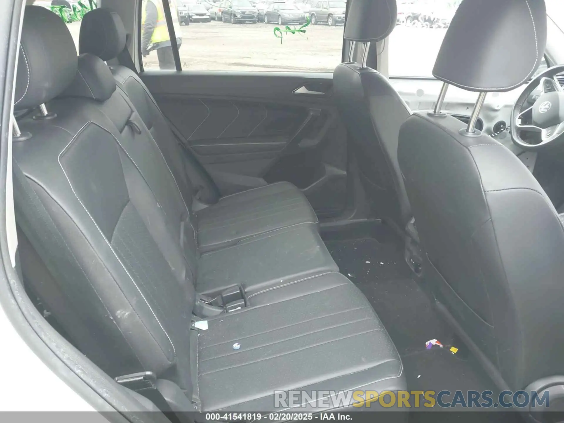 8 fotografías del automóvil dañado 3VV2B7AX8PM062519 VOLKSWAGEN TIGUAN 2023