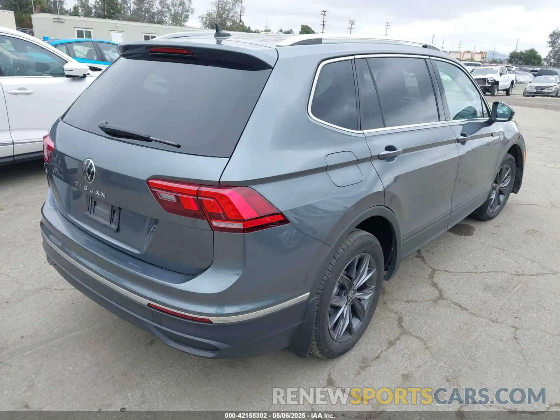 4 fotografías del automóvil dañado 3VV3B7AX0PM130980 VOLKSWAGEN TIGUAN 2023