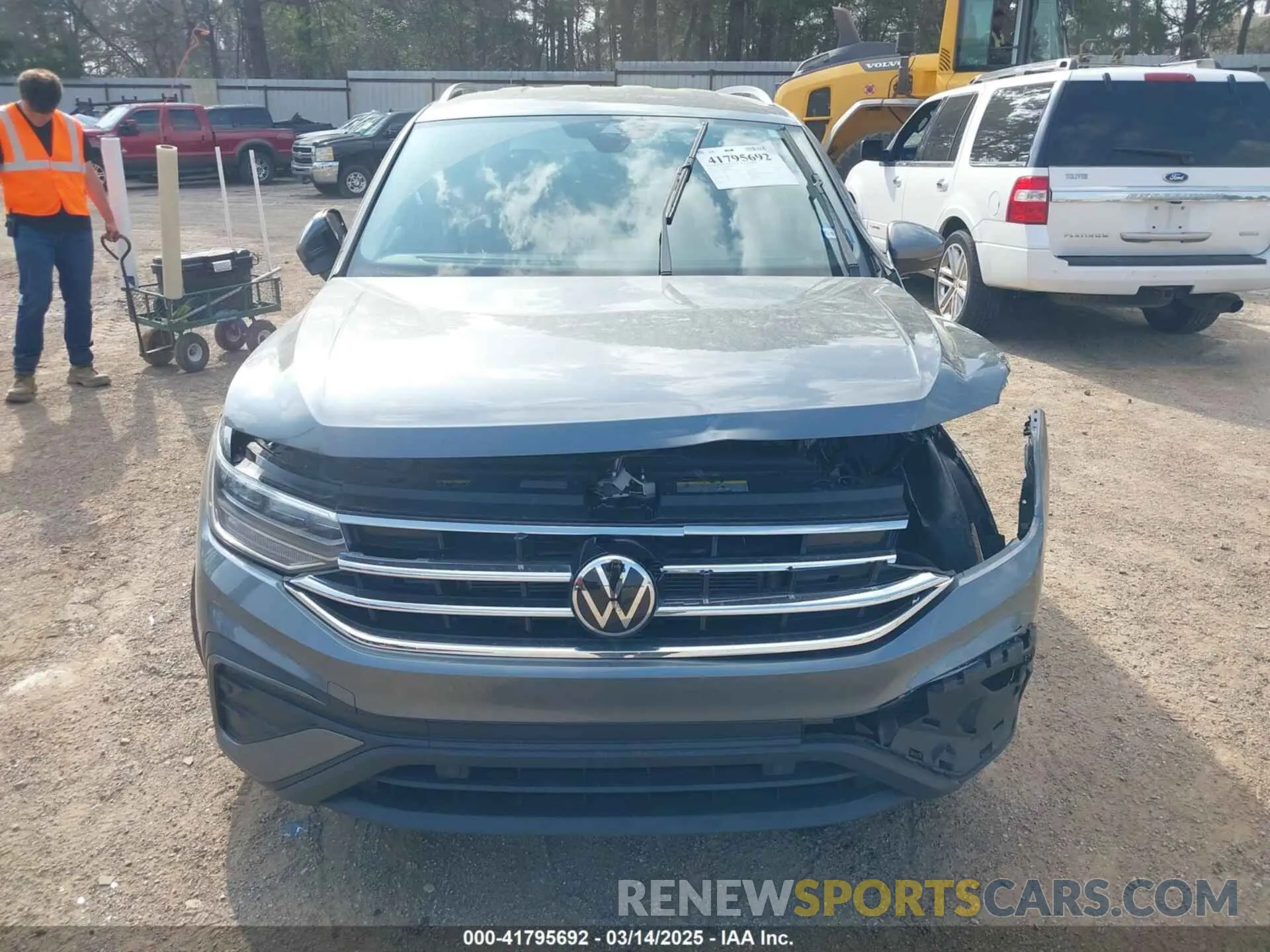 6 fotografías del automóvil dañado 3VV3B7AX1PM082647 VOLKSWAGEN TIGUAN 2023