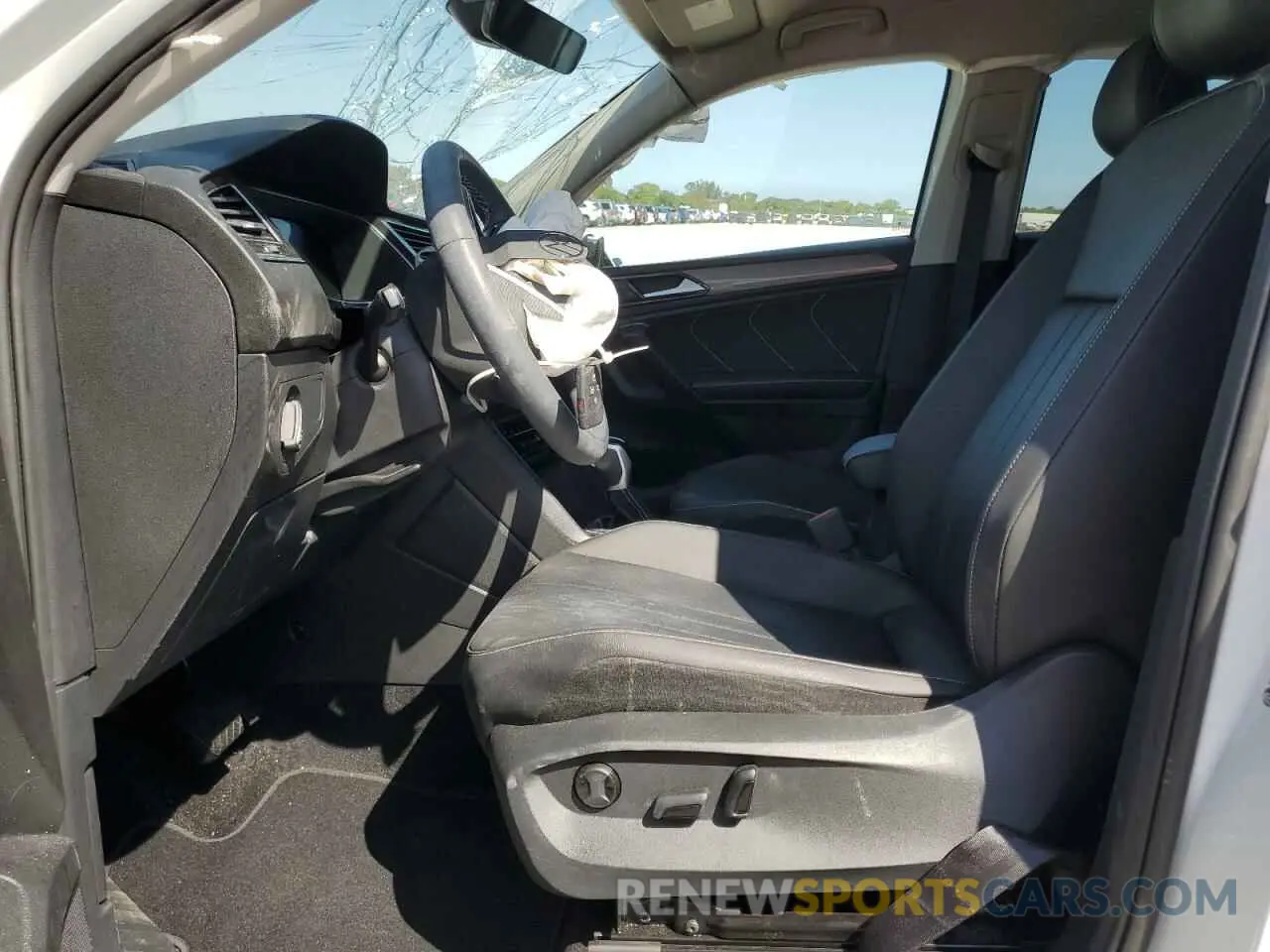 7 fotografías del automóvil dañado 3VV3B7AX2PM115669 VOLKSWAGEN TIGUAN 2023
