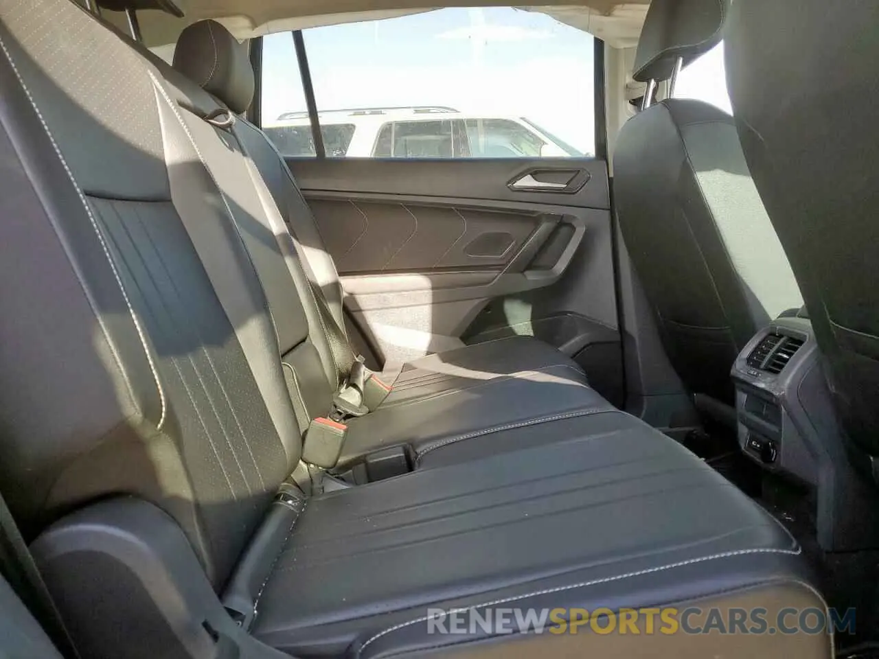 10 fotografías del automóvil dañado 3VV3B7AX4PM135745 VOLKSWAGEN TIGUAN 2023