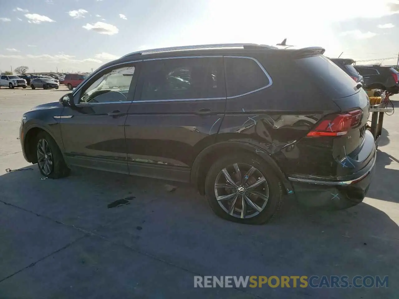 2 fotografías del automóvil dañado 3VV3B7AX4PM135745 VOLKSWAGEN TIGUAN 2023