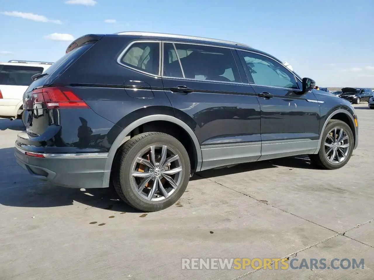 3 fotografías del automóvil dañado 3VV3B7AX4PM135745 VOLKSWAGEN TIGUAN 2023