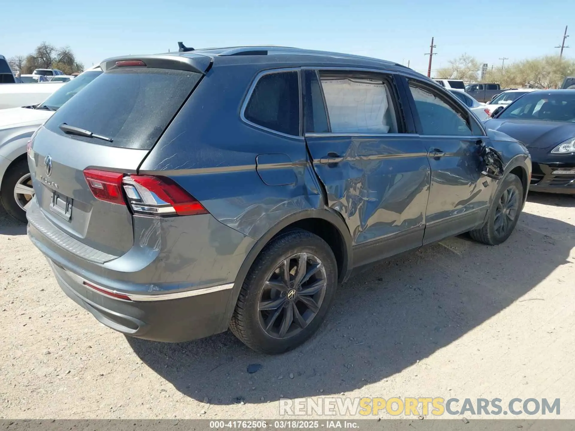 4 fotografías del automóvil dañado 3VV3B7AX5PM018742 VOLKSWAGEN TIGUAN 2023