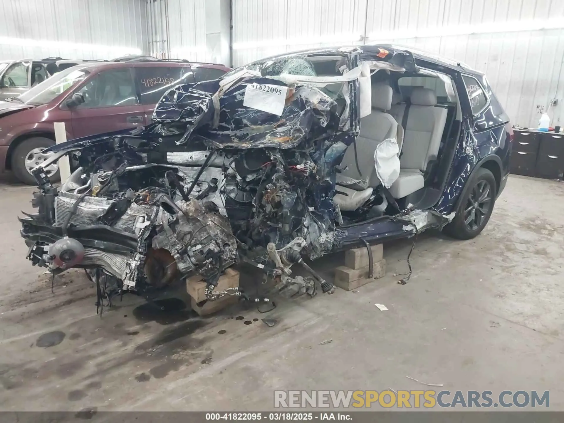 2 fotografías del automóvil dañado 3VV3B7AX7PM057526 VOLKSWAGEN TIGUAN 2023