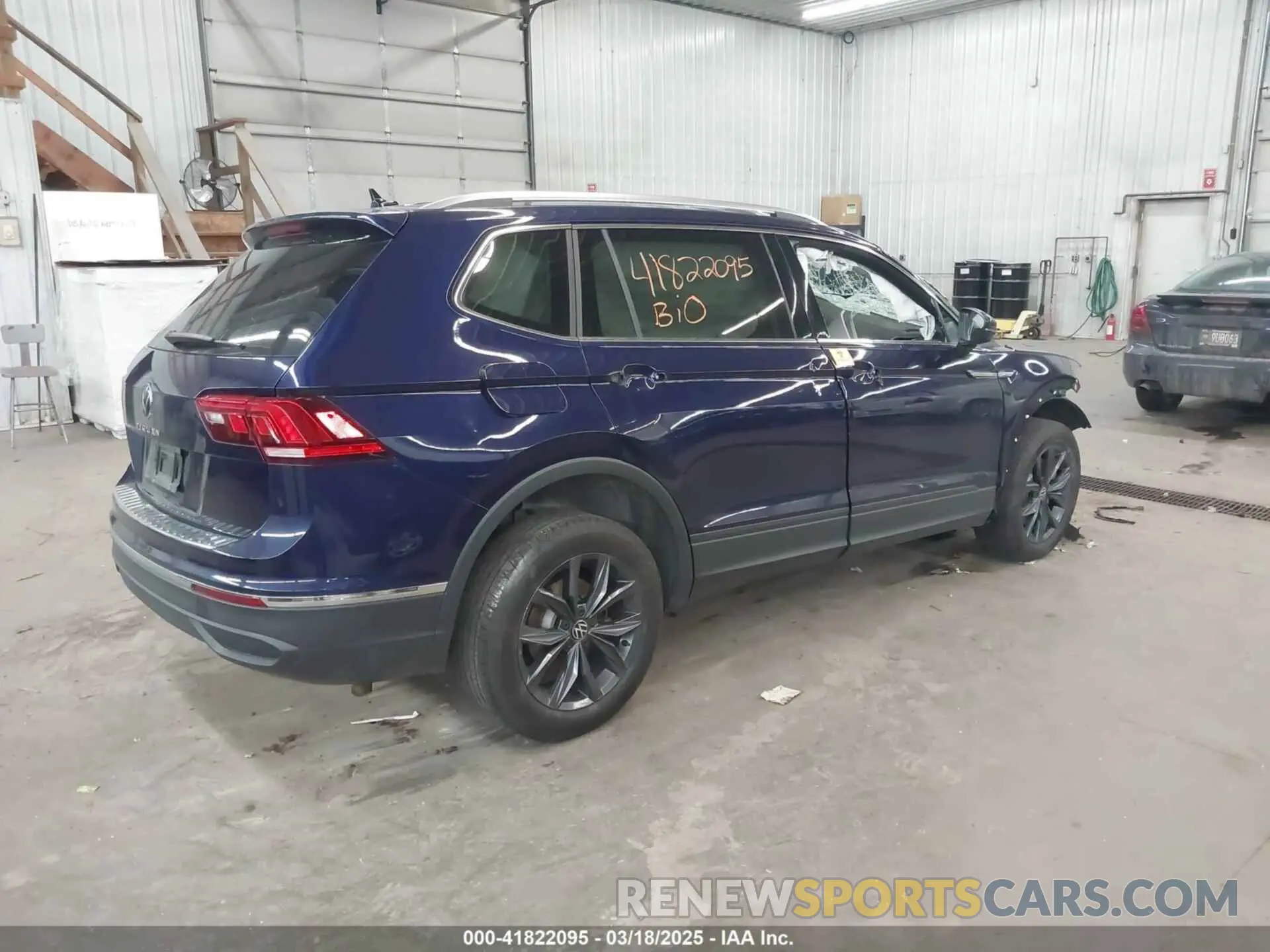 4 fotografías del automóvil dañado 3VV3B7AX7PM057526 VOLKSWAGEN TIGUAN 2023