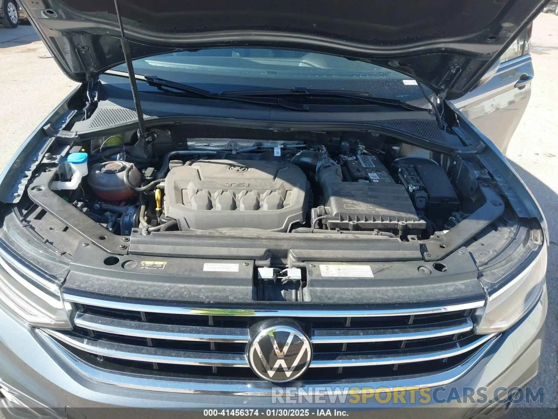 10 fotografías del automóvil dañado 3VV3B7AX7PM109902 VOLKSWAGEN TIGUAN 2023