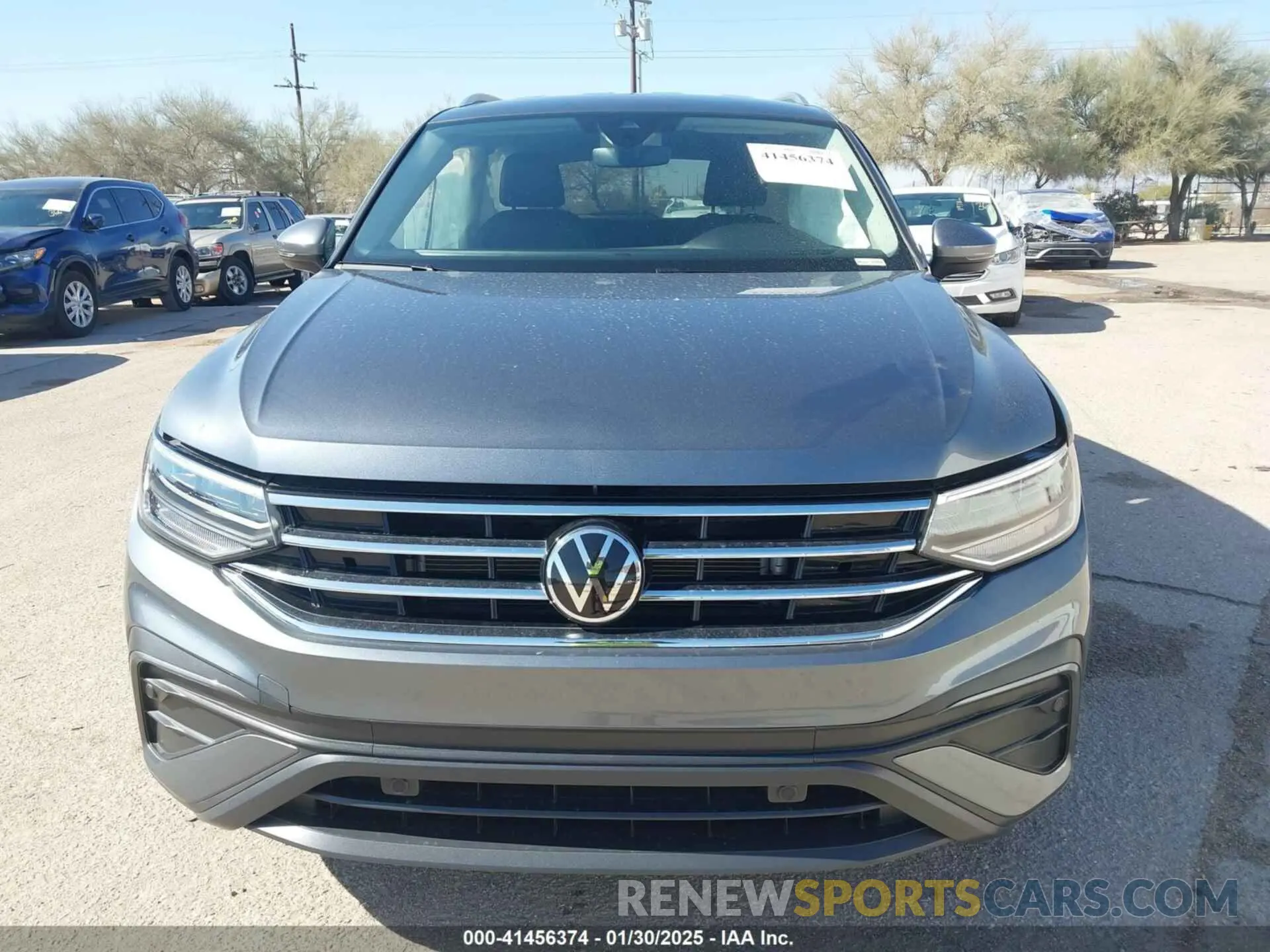 12 fotografías del automóvil dañado 3VV3B7AX7PM109902 VOLKSWAGEN TIGUAN 2023