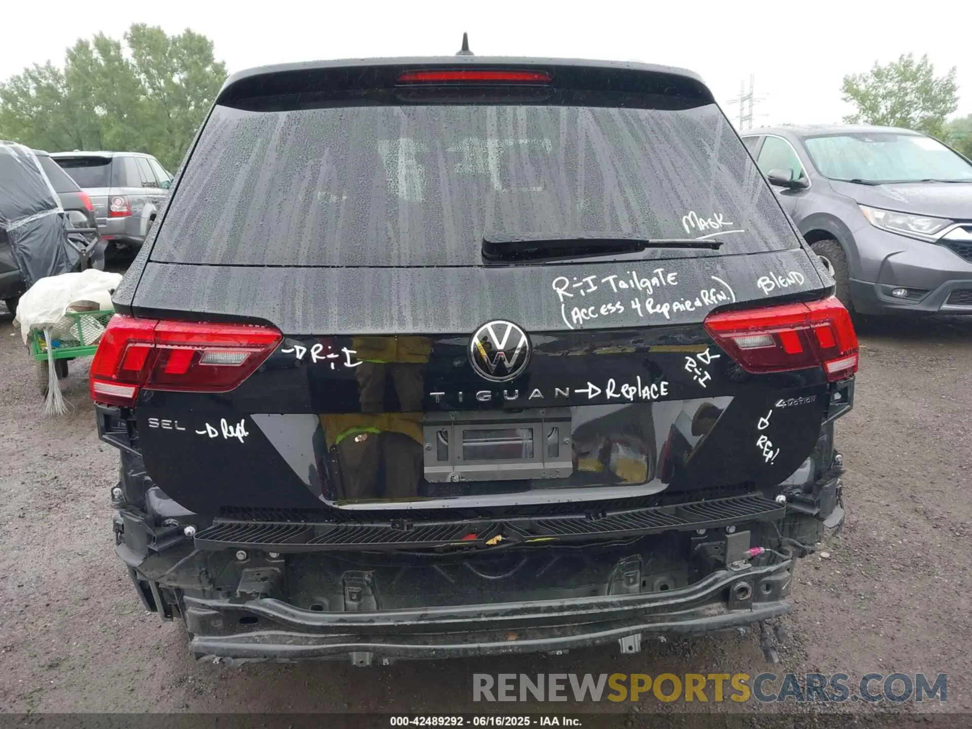 16 fotografías del automóvil dañado 3VV4B7AX5PM120501 VOLKSWAGEN TIGUAN 2023
