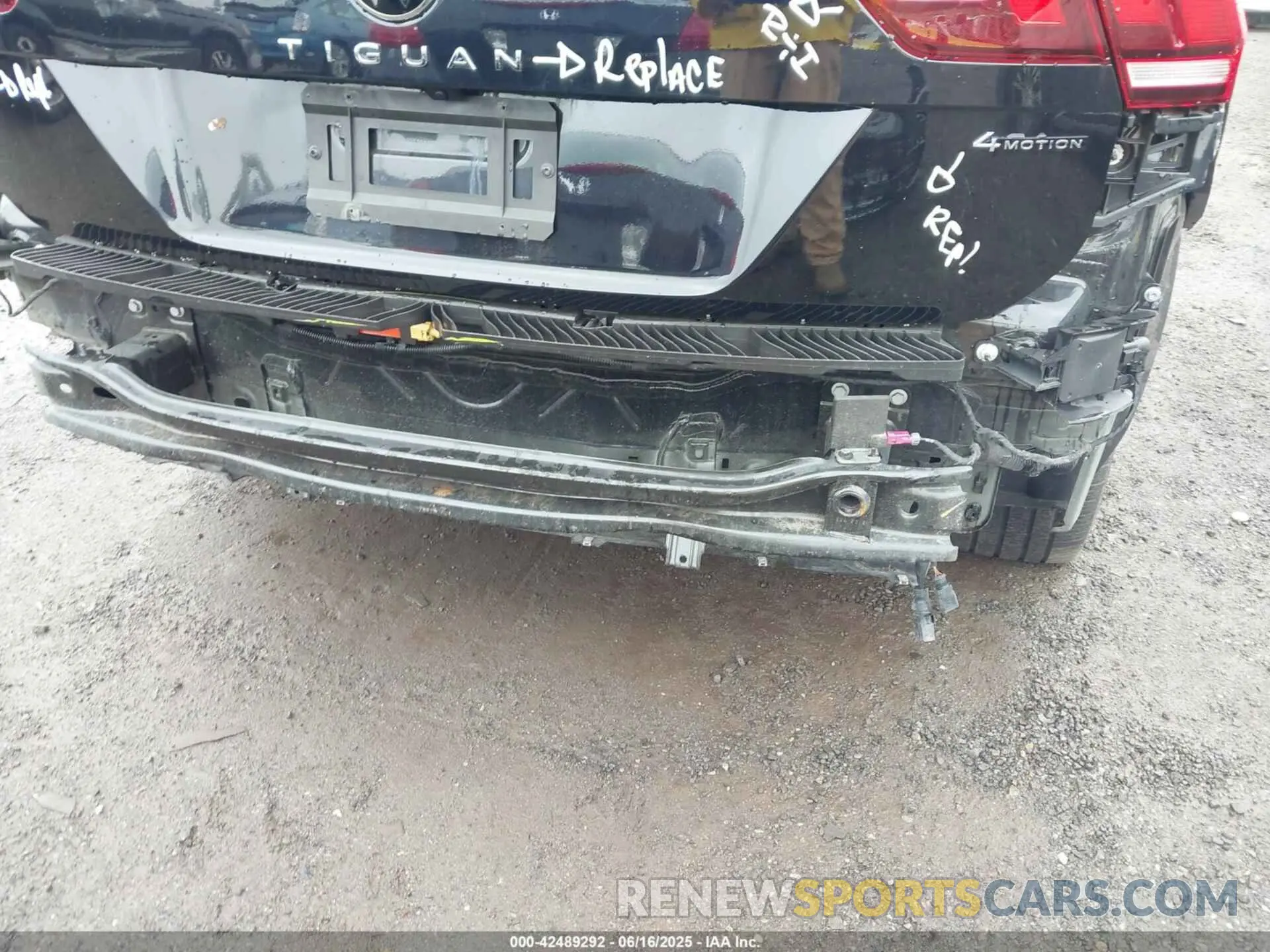 19 fotografías del automóvil dañado 3VV4B7AX5PM120501 VOLKSWAGEN TIGUAN 2023