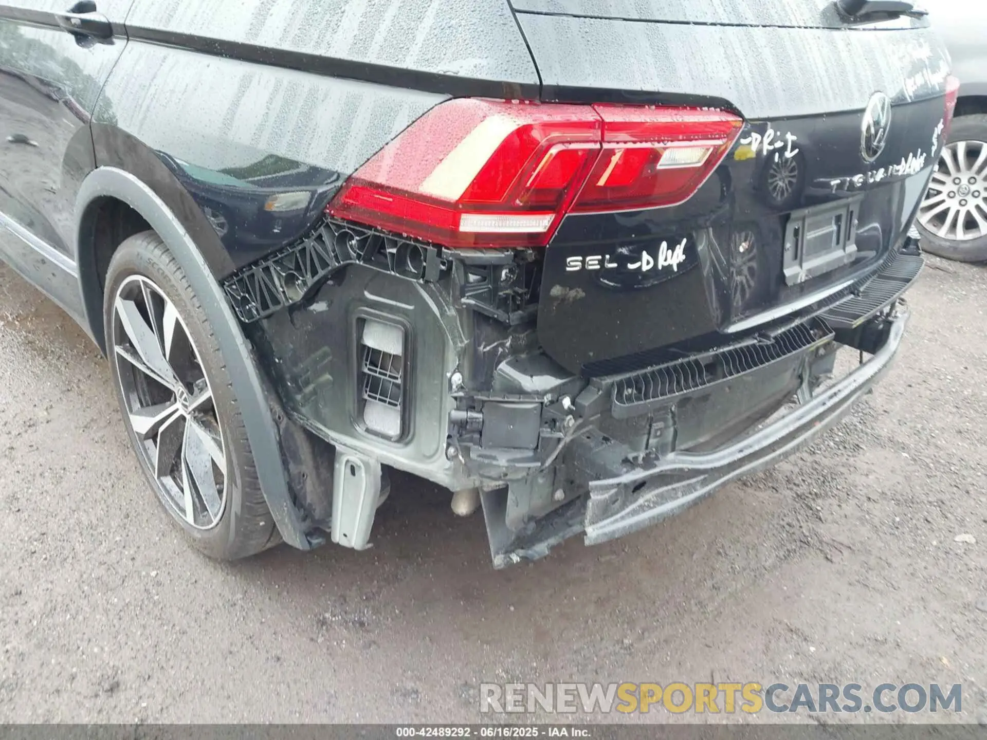 20 fotografías del automóvil dañado 3VV4B7AX5PM120501 VOLKSWAGEN TIGUAN 2023