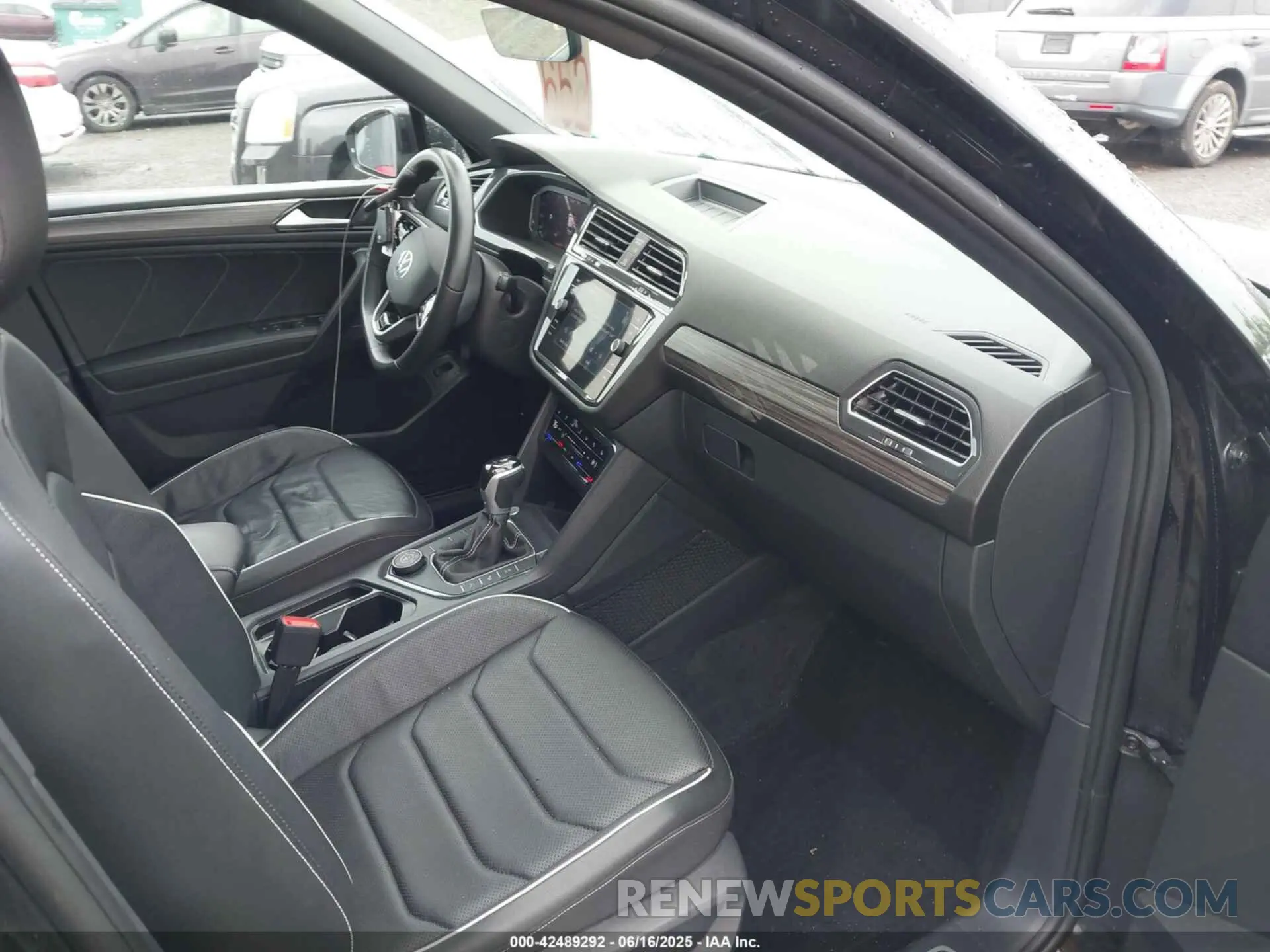 5 fotografías del automóvil dañado 3VV4B7AX5PM120501 VOLKSWAGEN TIGUAN 2023