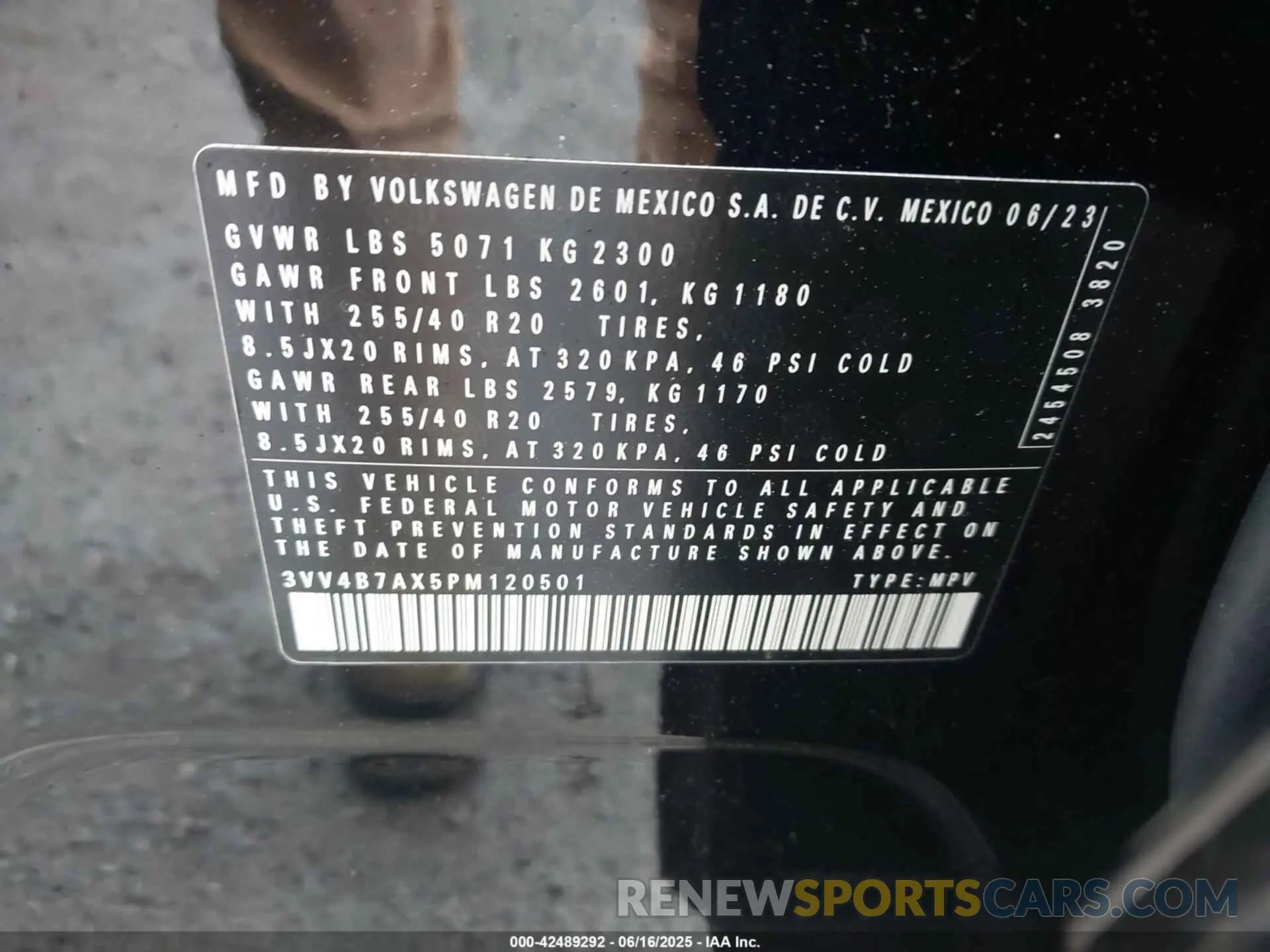 9 fotografías del automóvil dañado 3VV4B7AX5PM120501 VOLKSWAGEN TIGUAN 2023