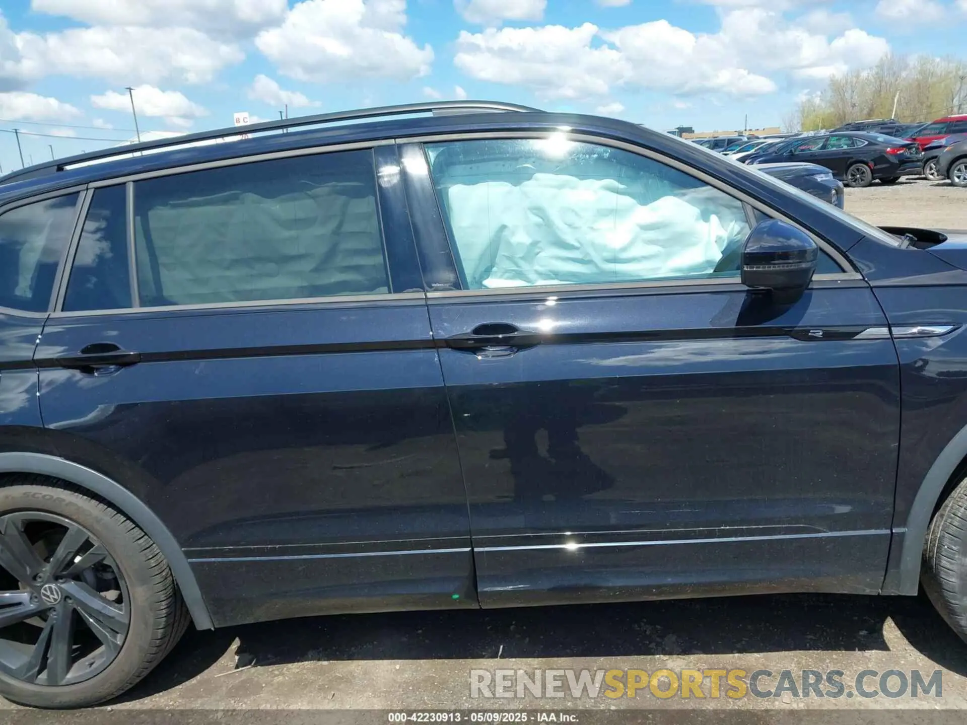 13 fotografías del automóvil dañado 3VV8B7AX1PM031316 VOLKSWAGEN TIGUAN 2023